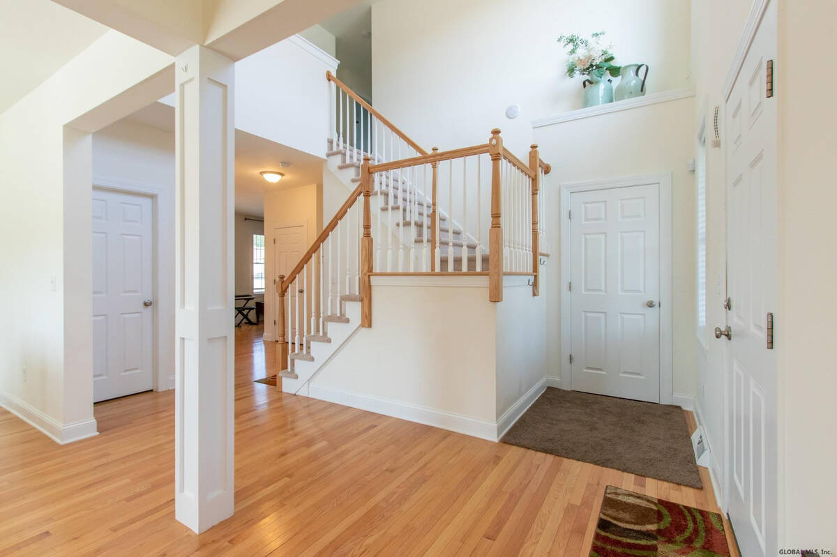 #8 photo, 106 Balsam Way, Clifton Park , NY 12065