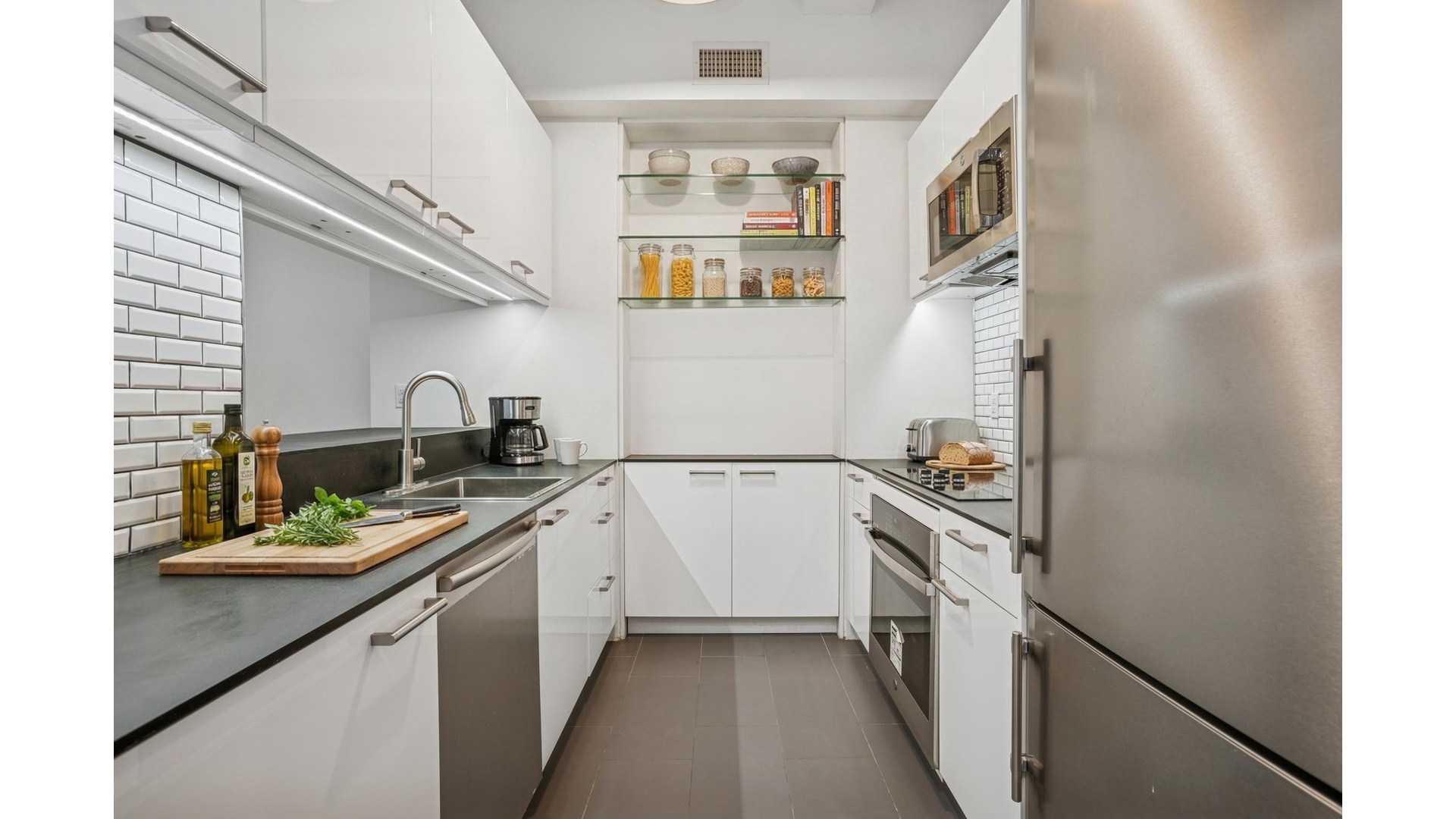 #4 photo, 80 JOHN Street, Financial District , NY 10038