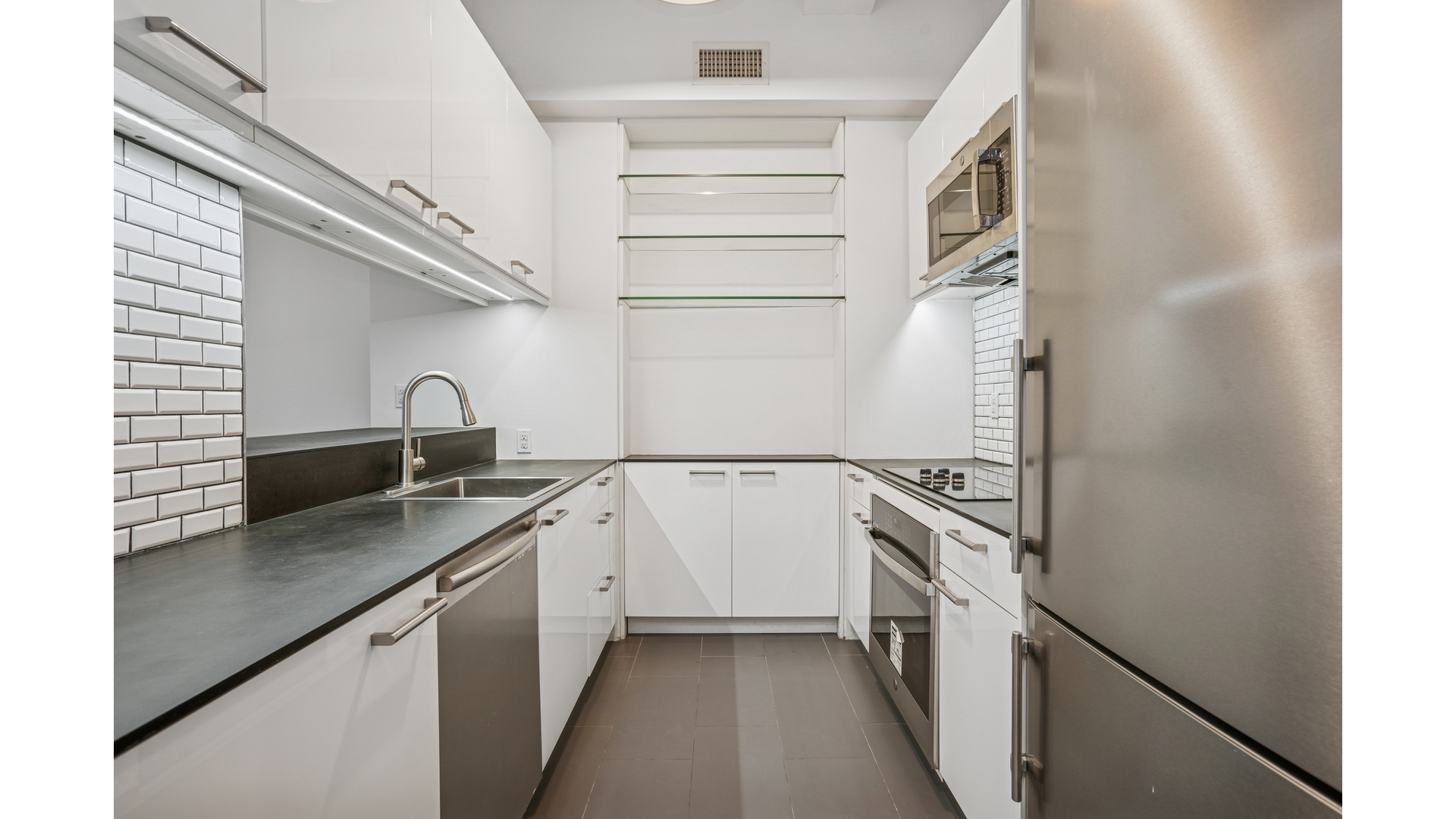 #5 photo, 80 JOHN Street, Financial District , NY 10038