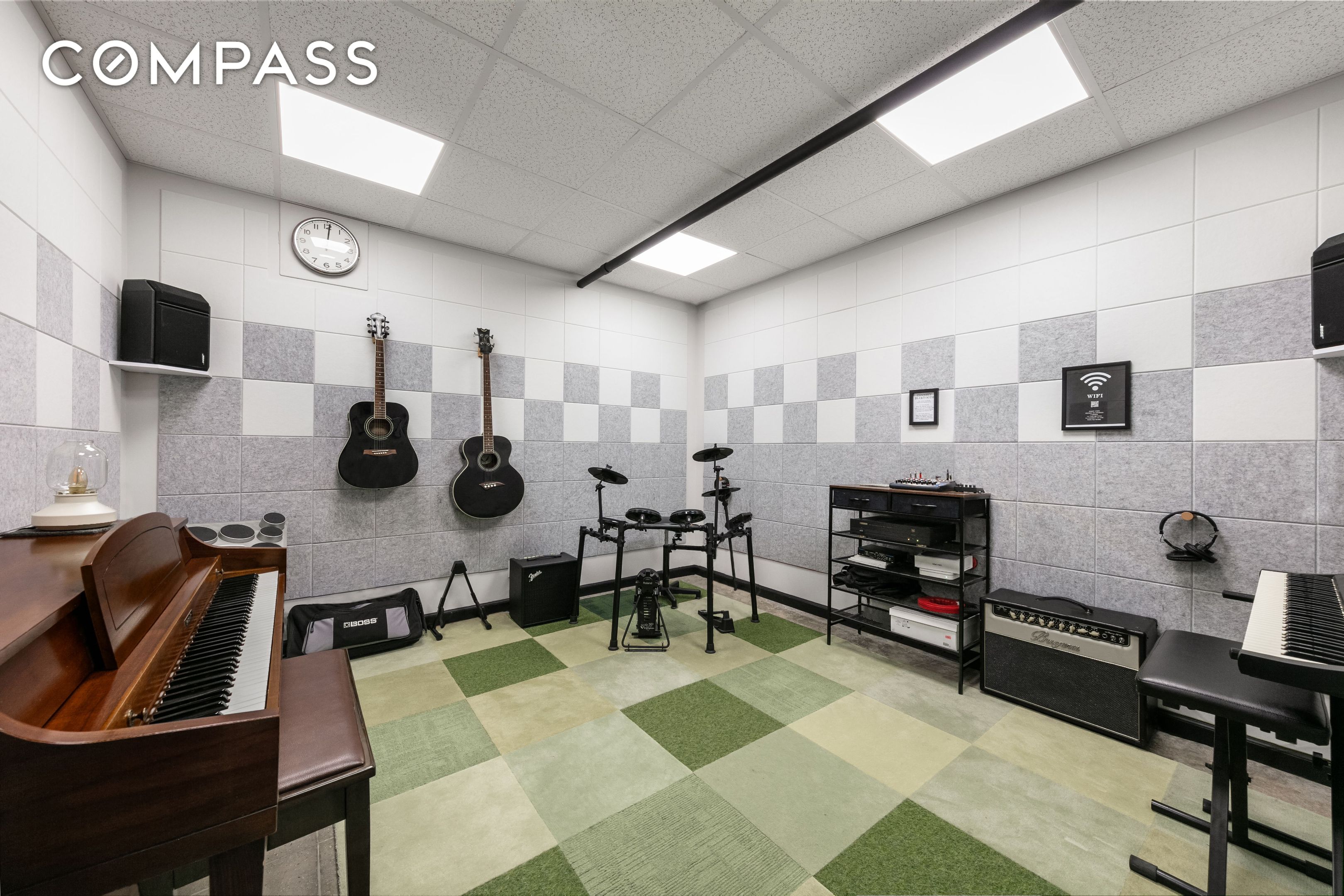 #13 photo, 333 E 43rd Street, Midtown East , NY 10017