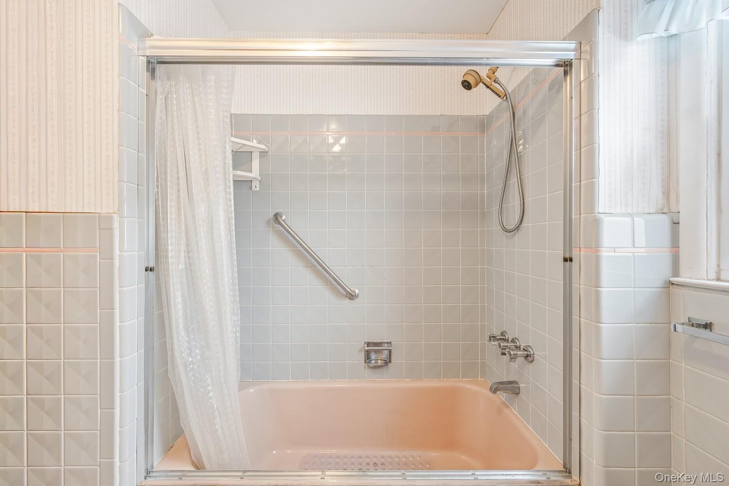 #14 photo, 138-07 13th Avenue, Malba , NY 11357