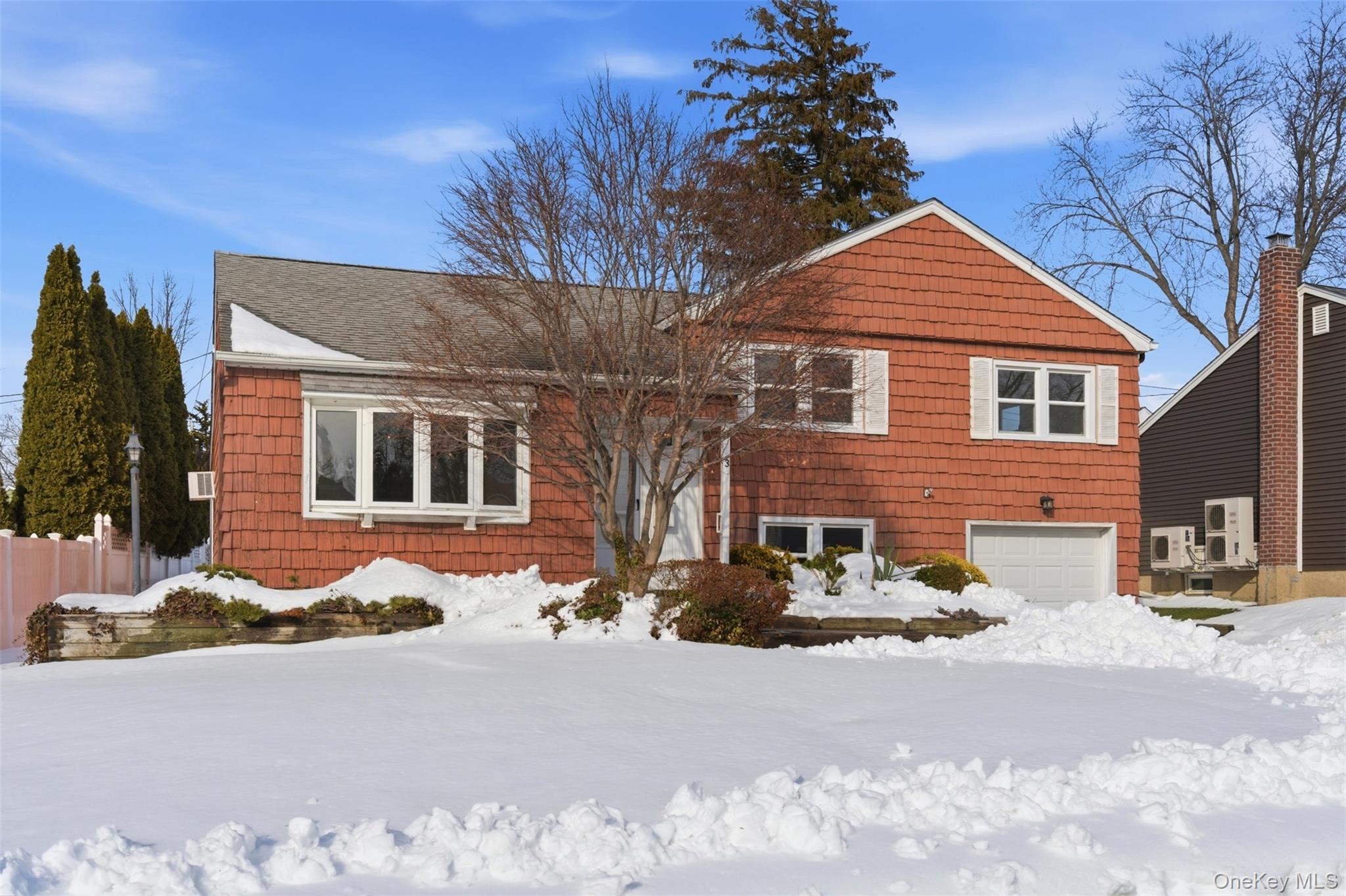 #1 photo, 3 Bayberry Drive, নাসাউ কাউন্টি Plainview , NY 11803