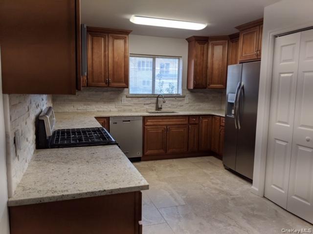 #3 photo, 649 E Beech Street, নাসাউ কাউন্টি Long Beach , NY 11561