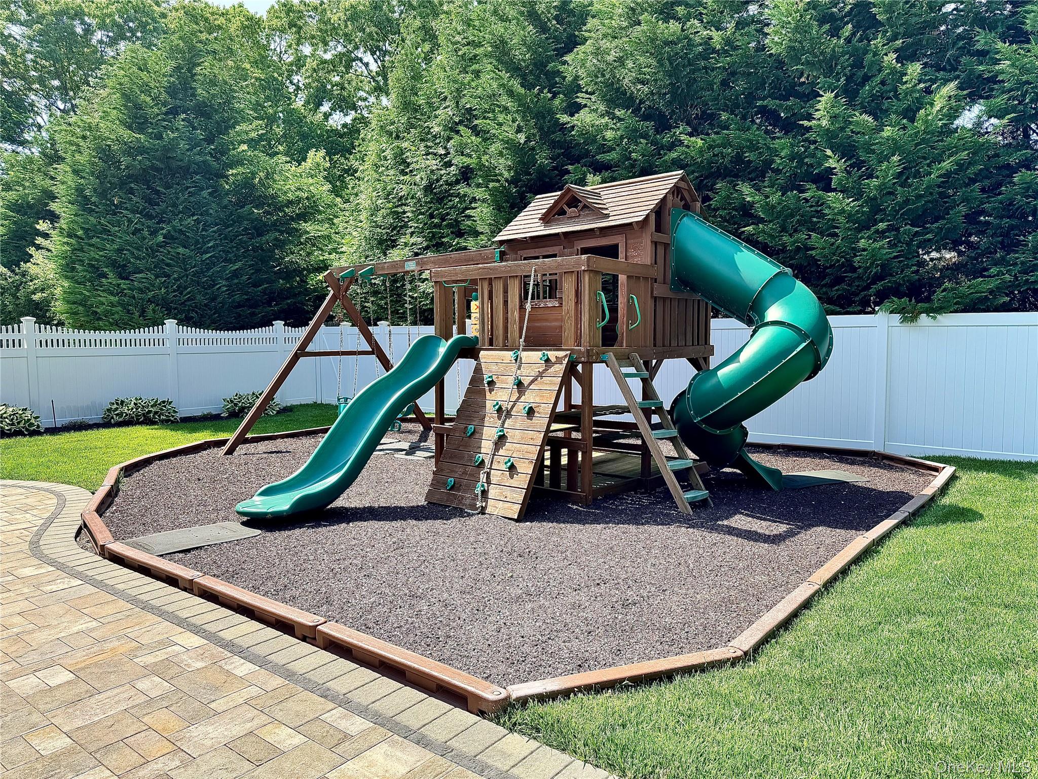 #13 photo, 17 Erita Lane, Smithtown , NY 11787