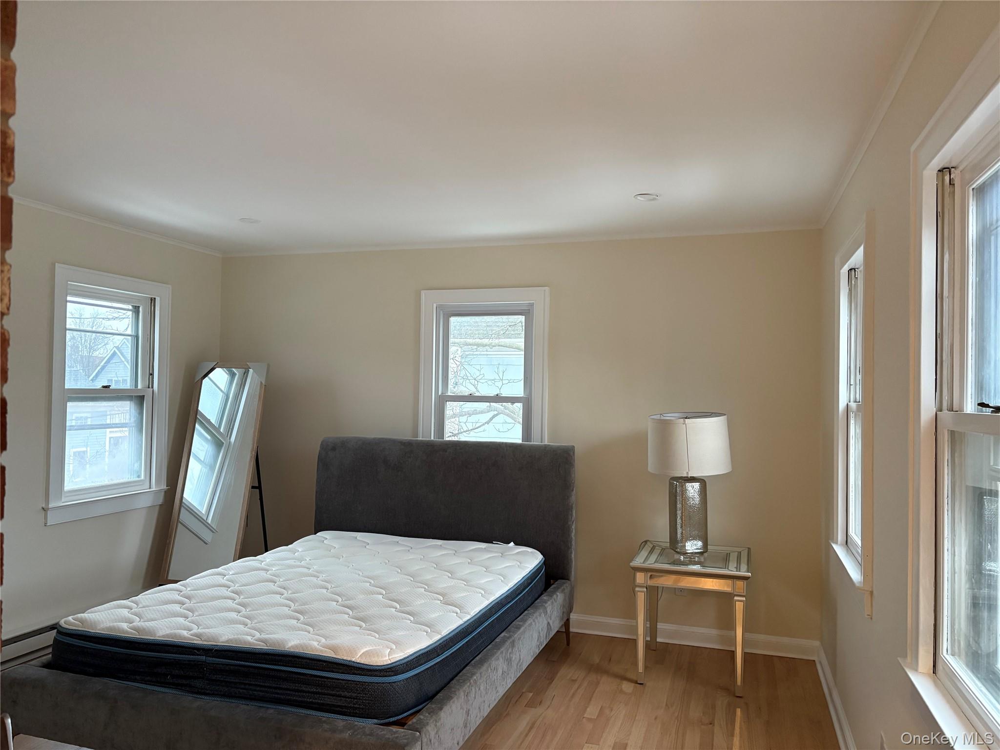 #3 photo, 325 Wiggins Street, সাফোক কাউন্টি Greenport , NY 11944