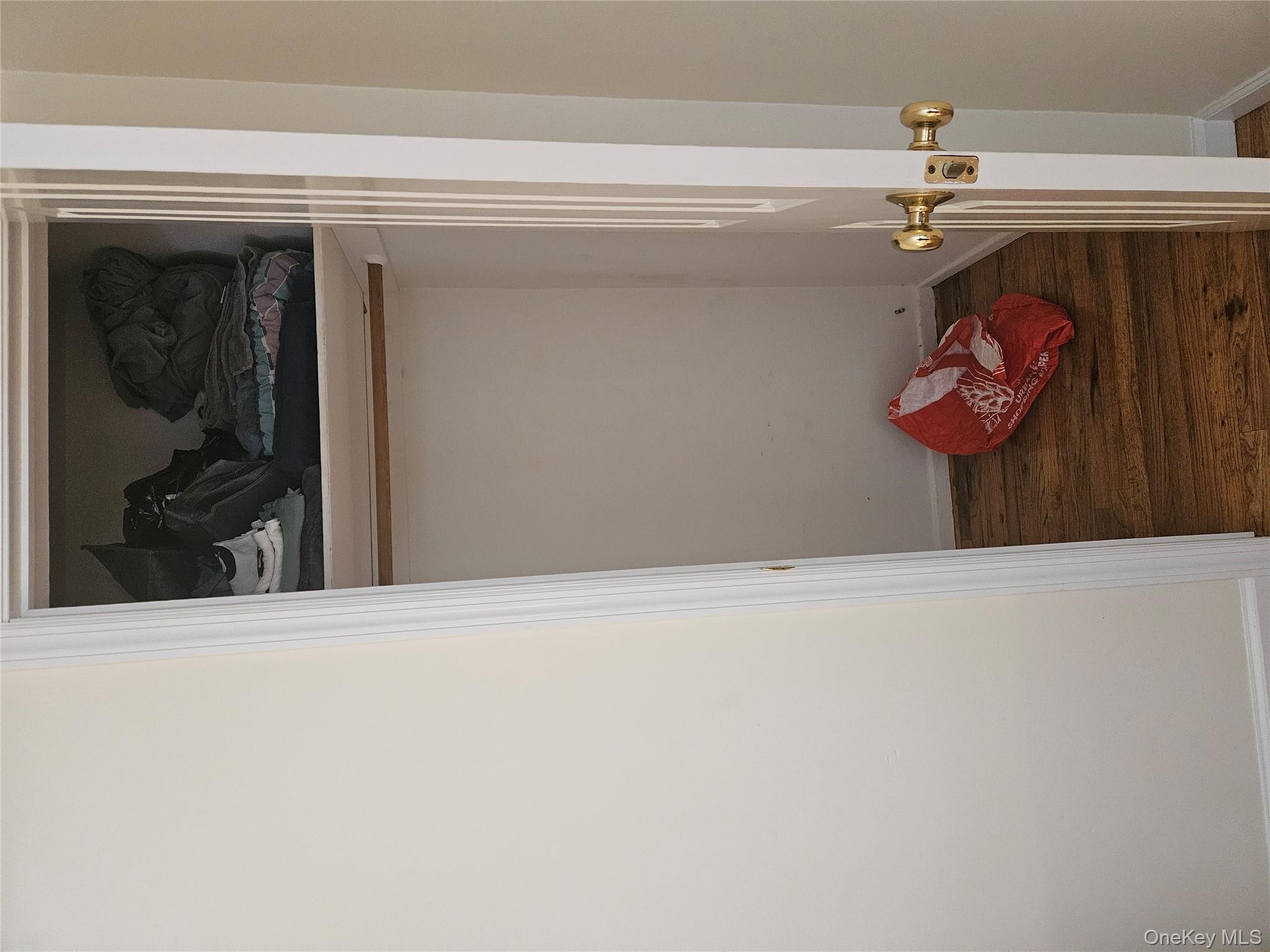 #2 photo, 8 town path, Glen Cove , NY 11542