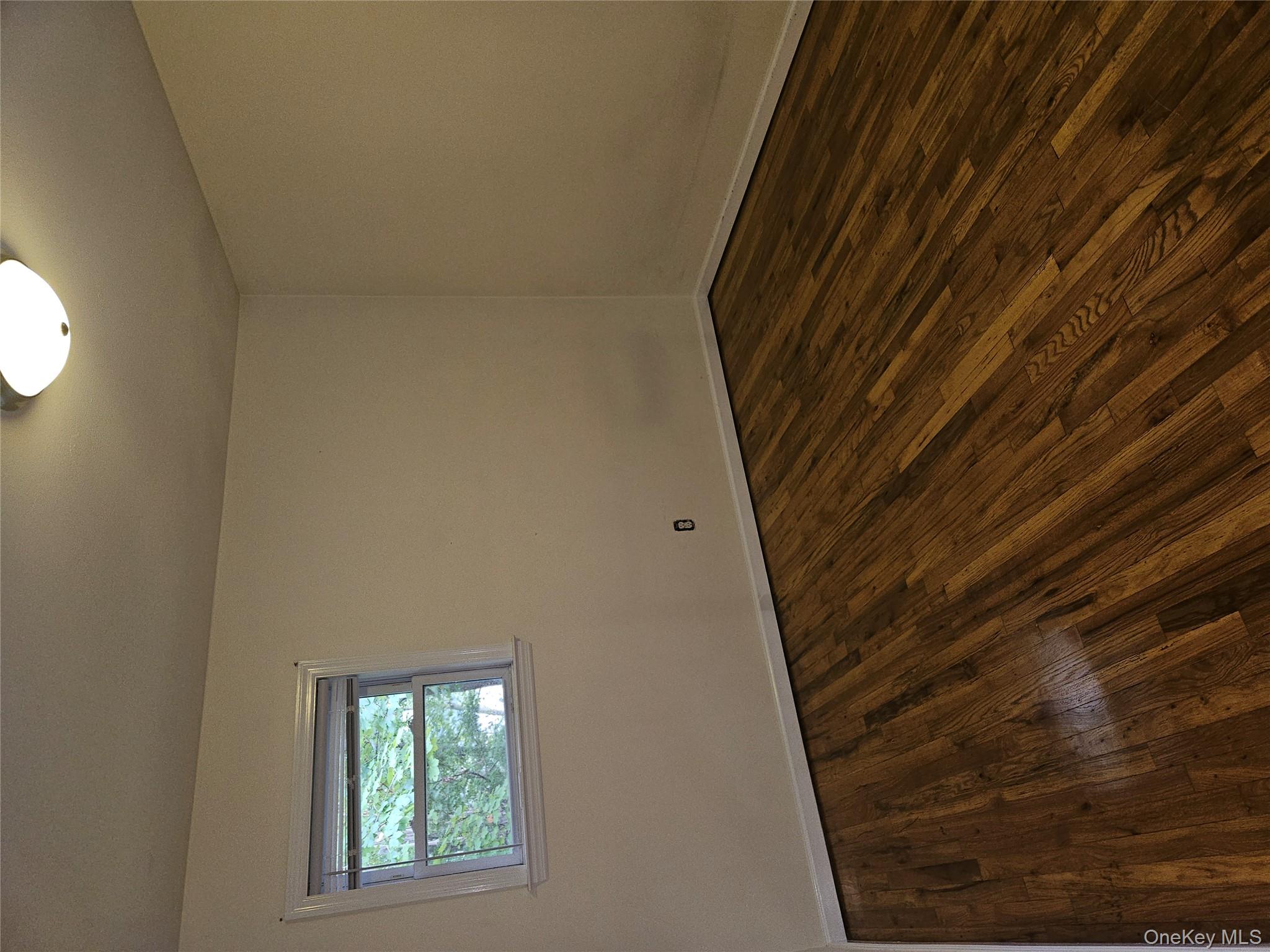 #7 photo, 8 town path, Glen Cove , NY 11542