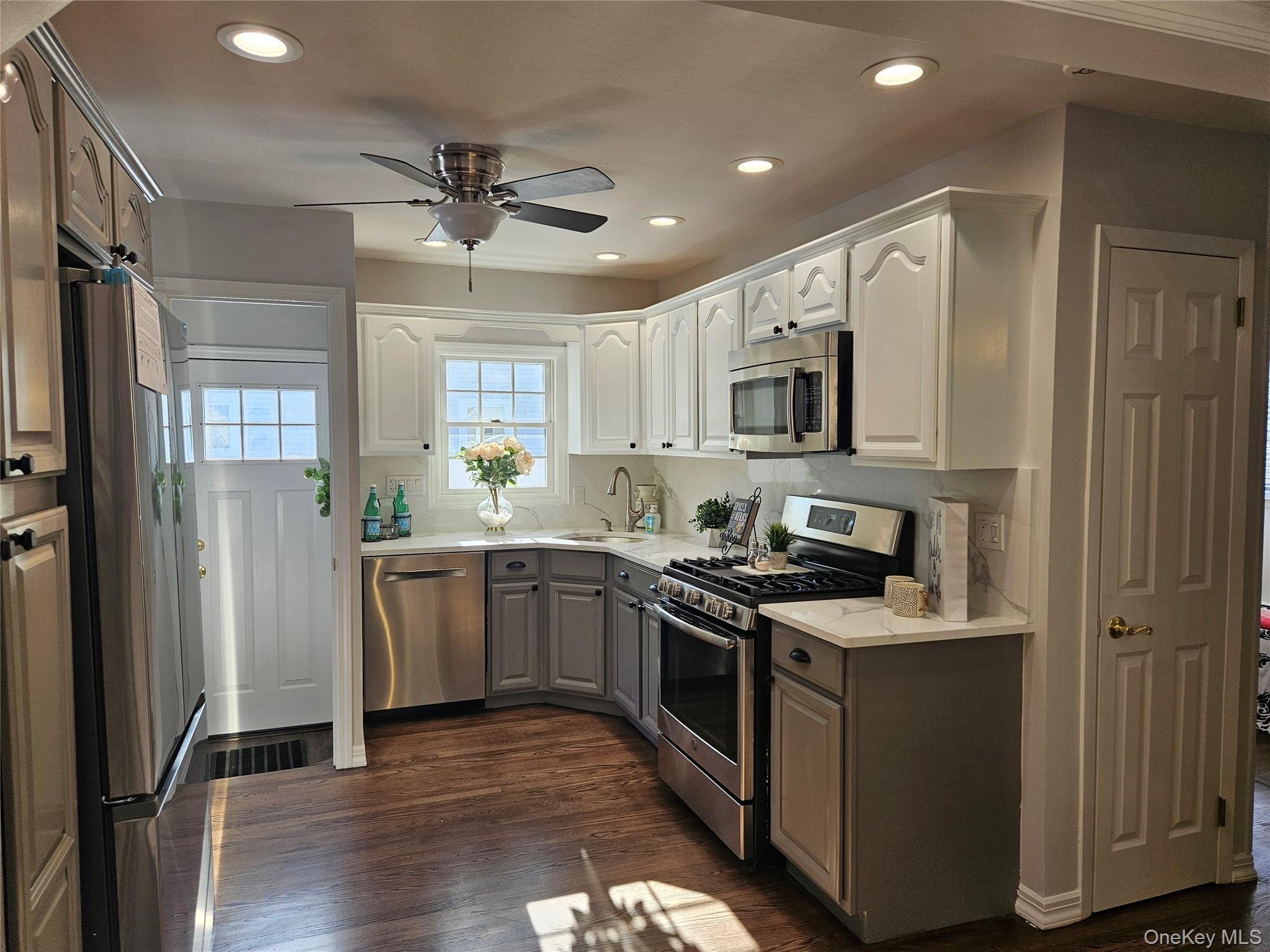 #4 photo, 211 Iceland Drive, سوفولك South Huntington , NY 11746