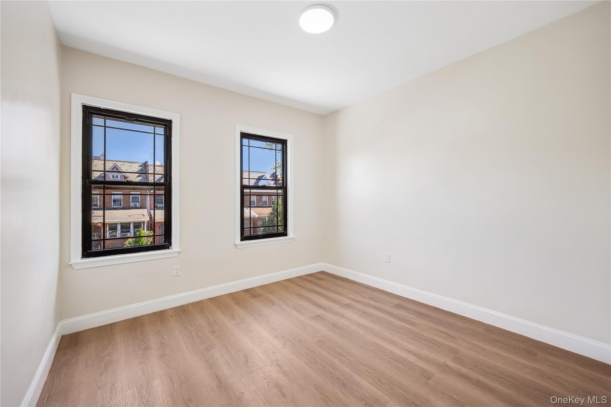 #5 photo, 32-50 87 St FL 2, كوينز East Elmhurst , NY 11369