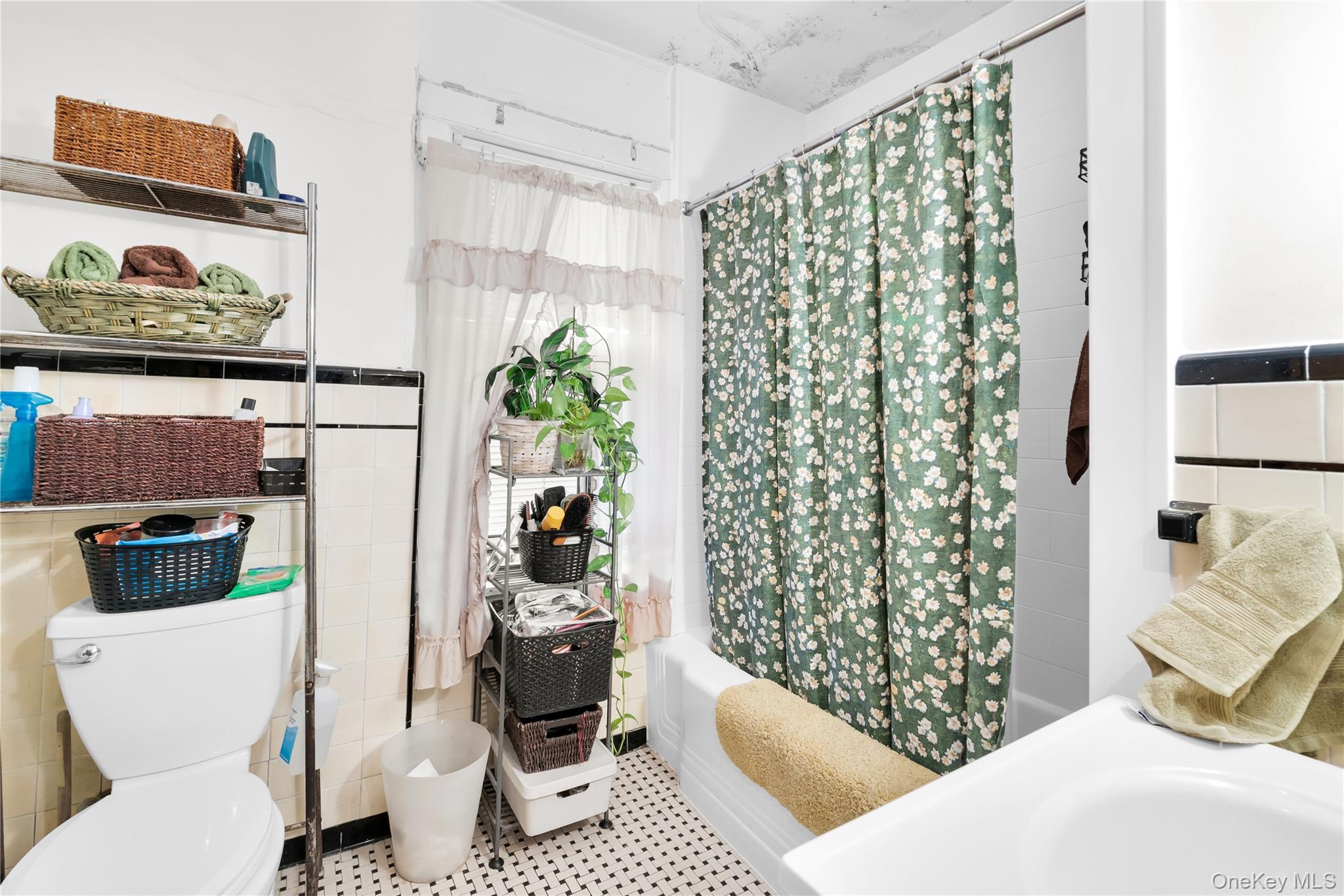 #19 photo, 45 aka 47 Saint James Terrace, Yonkers , NY 10704