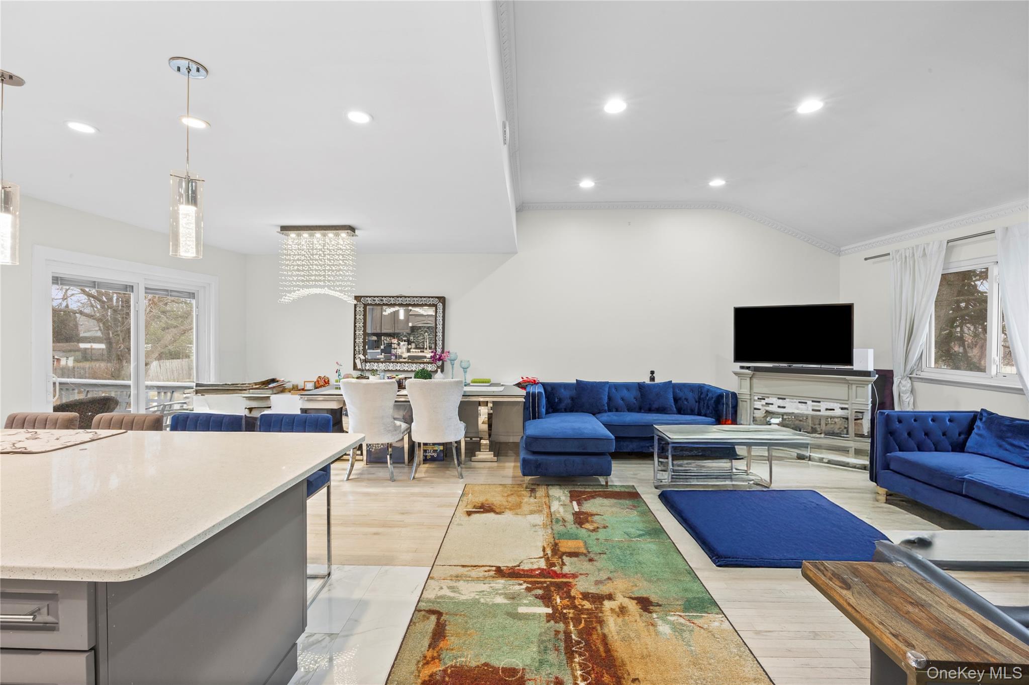 #9 photo, 18 South Drive, Manhasset Hills , NY 11040