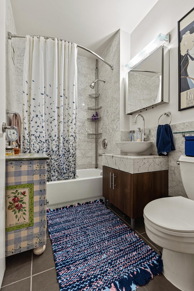 #10 photo, 1 Wall Street Court, Financial District , NY 10005