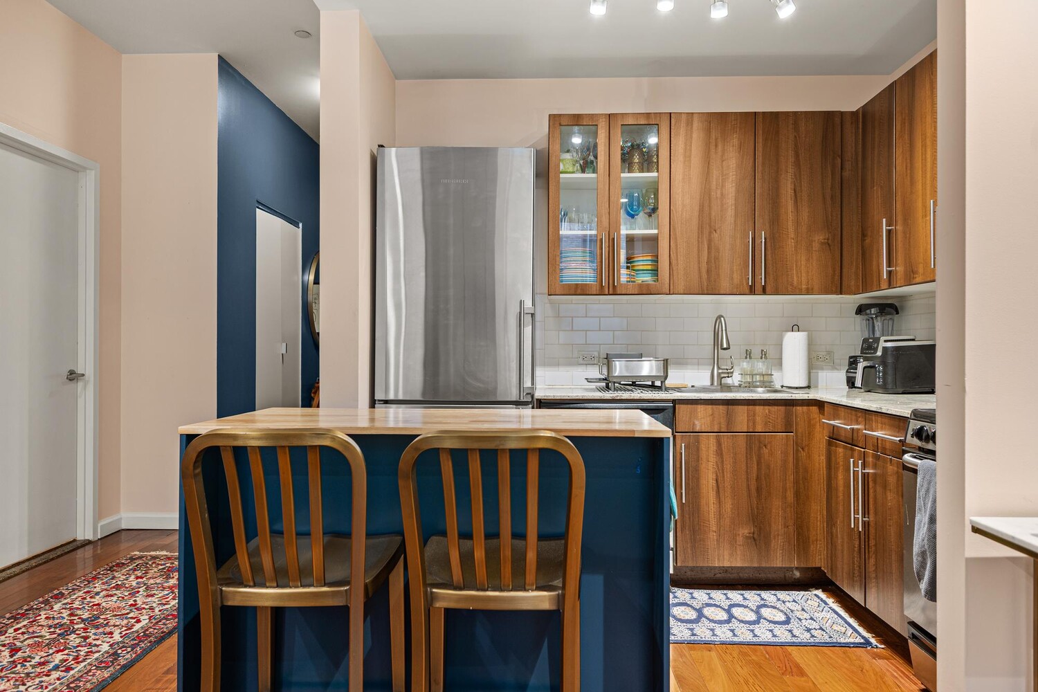 #8 photo, 1 Wall Street Court, Financial District , NY 10005