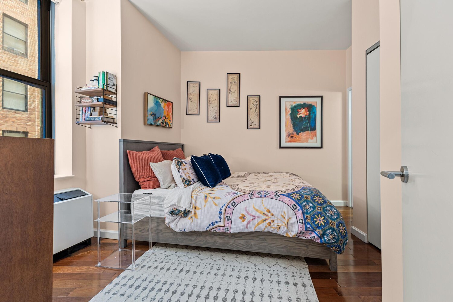 #9 photo, 1 Wall Street Court, Financial District , NY 10005