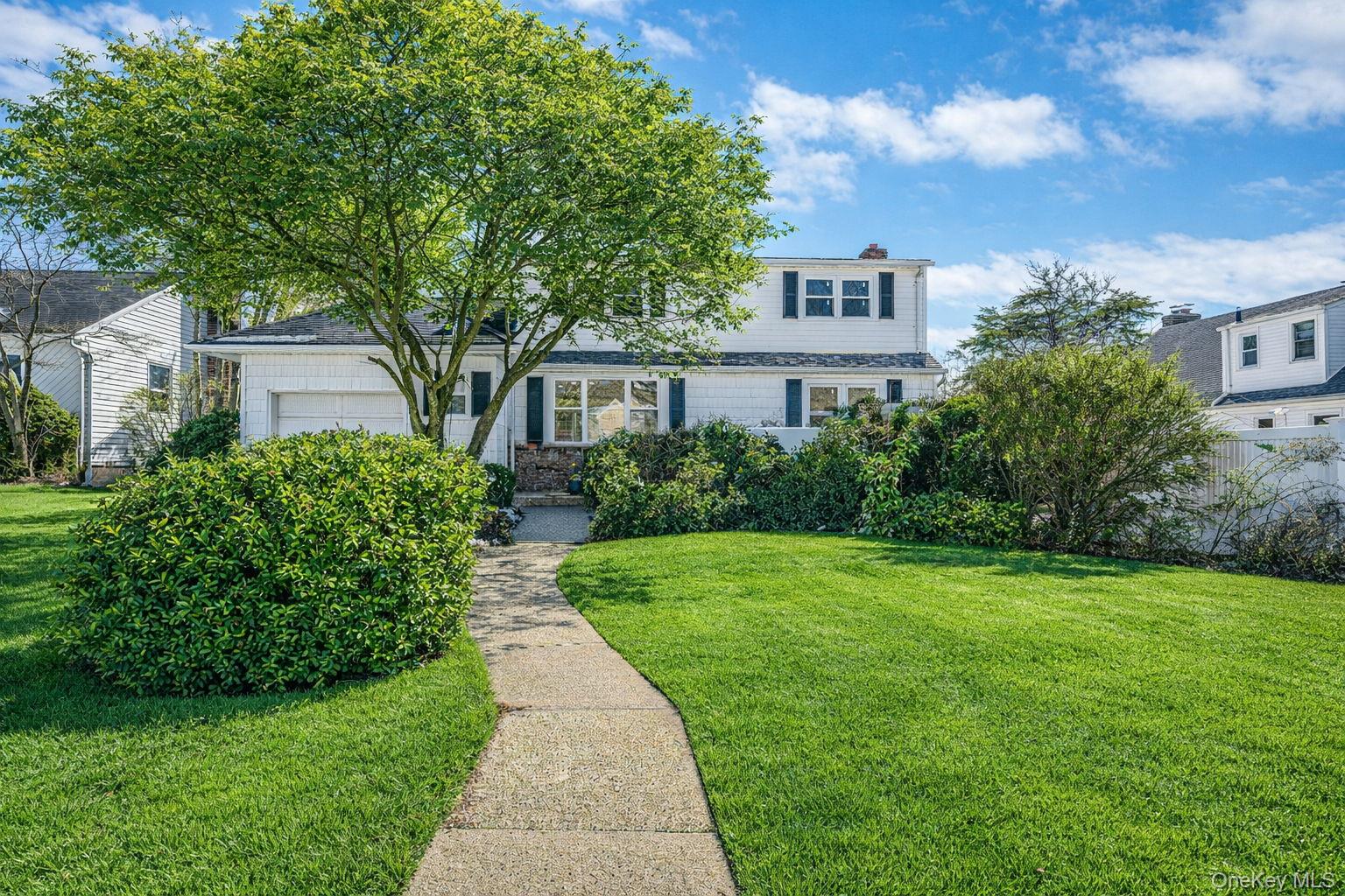 #1 photo, 420 Devonshire Road, 长岛 Baldwin , NY 11510