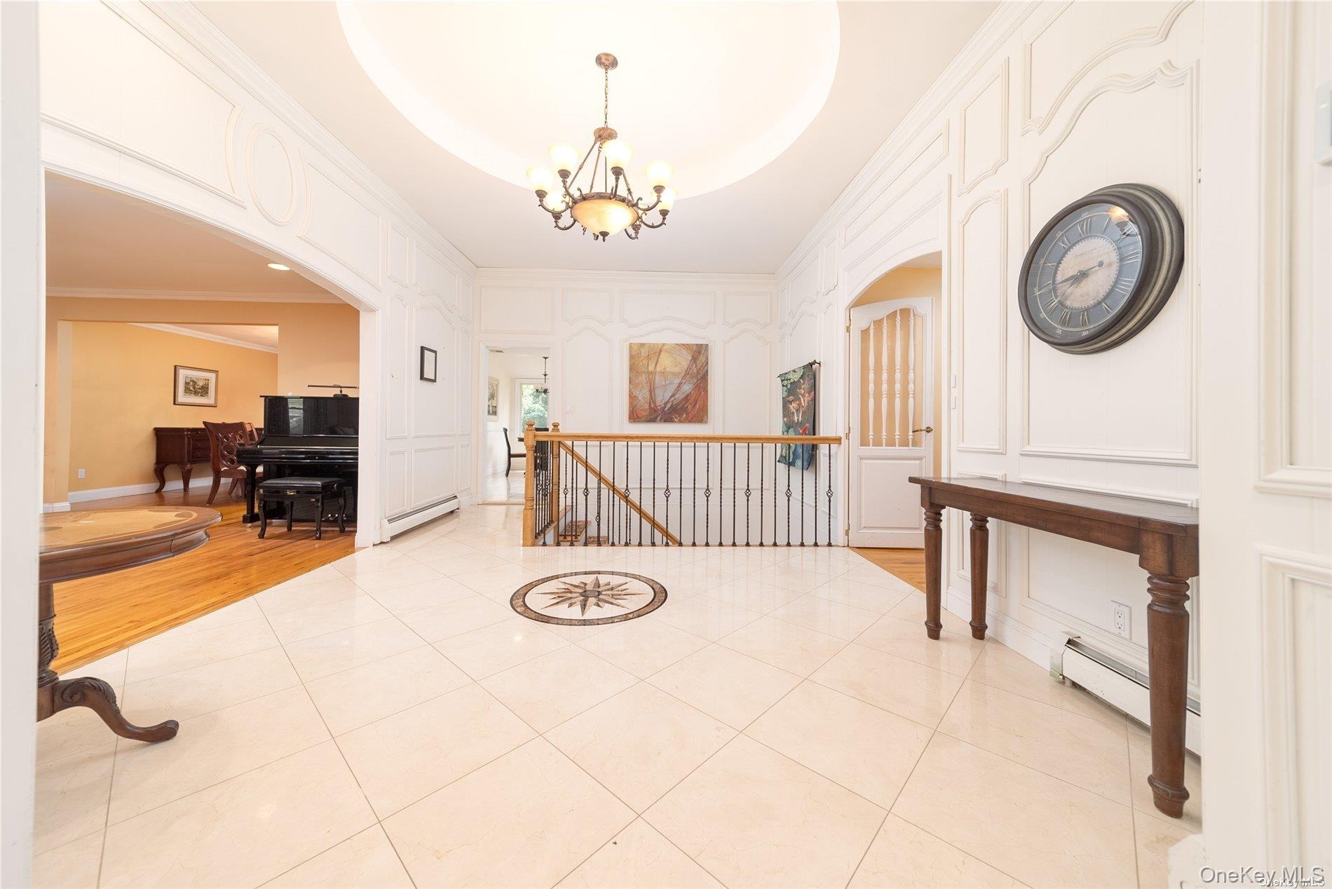 #2 photo, 65 Starling Court, East Hills , NY 11576