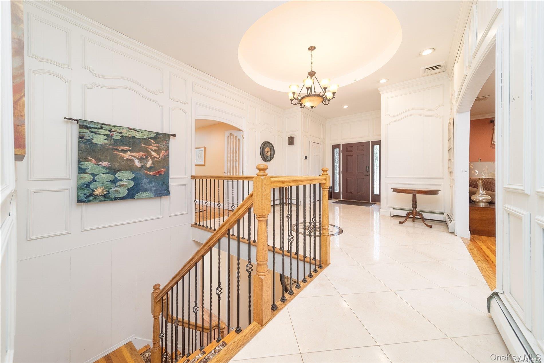 #7 photo, 65 Starling Court, East Hills , NY 11576