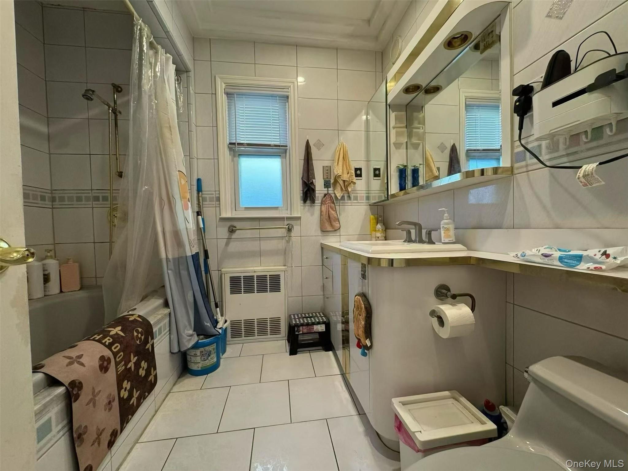 #4 photo, 4552 196th Street, קווינס Flushing , NY 11358