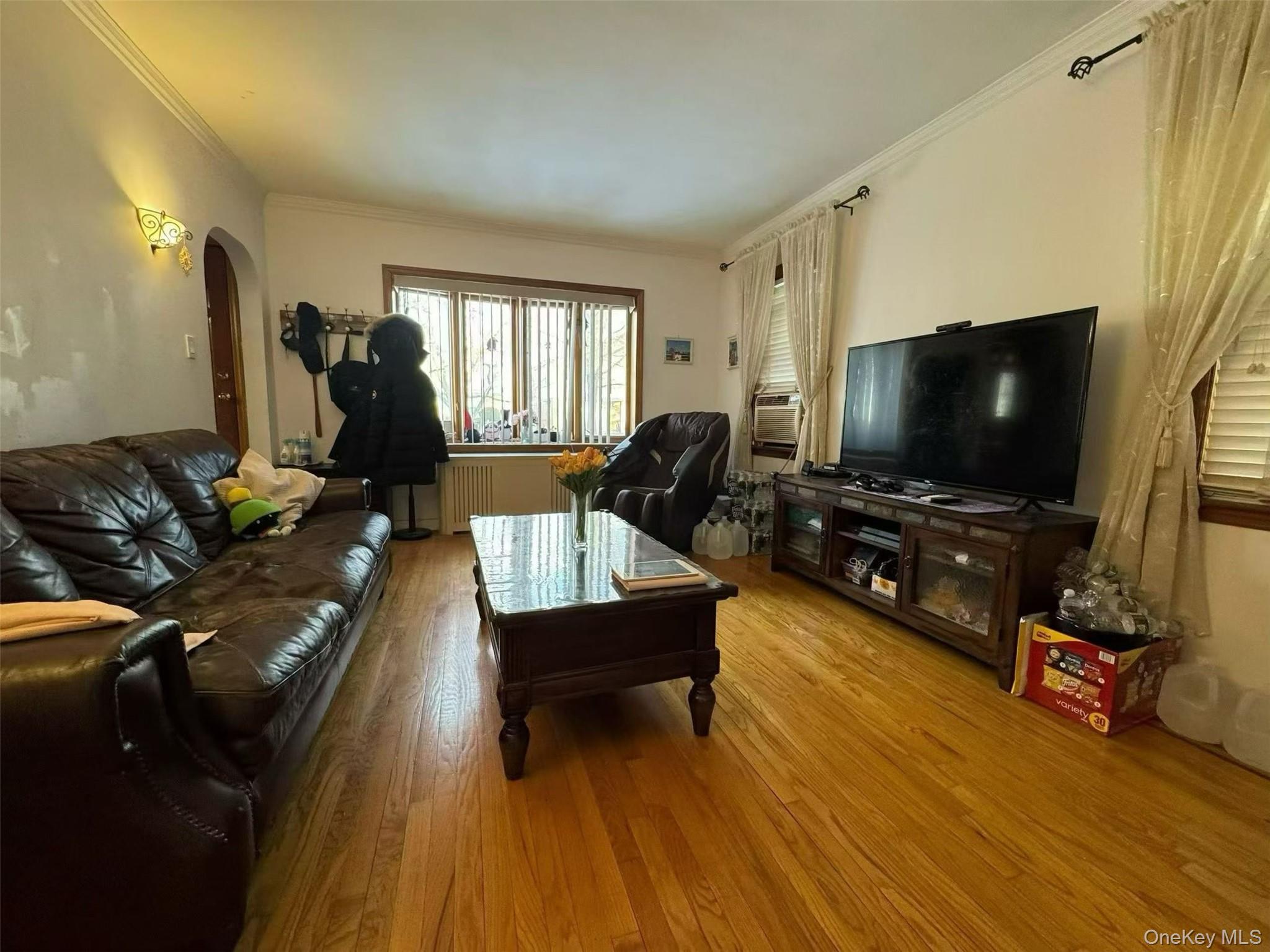 #7 photo, 4552 196th Street, קווינס Flushing , NY 11358