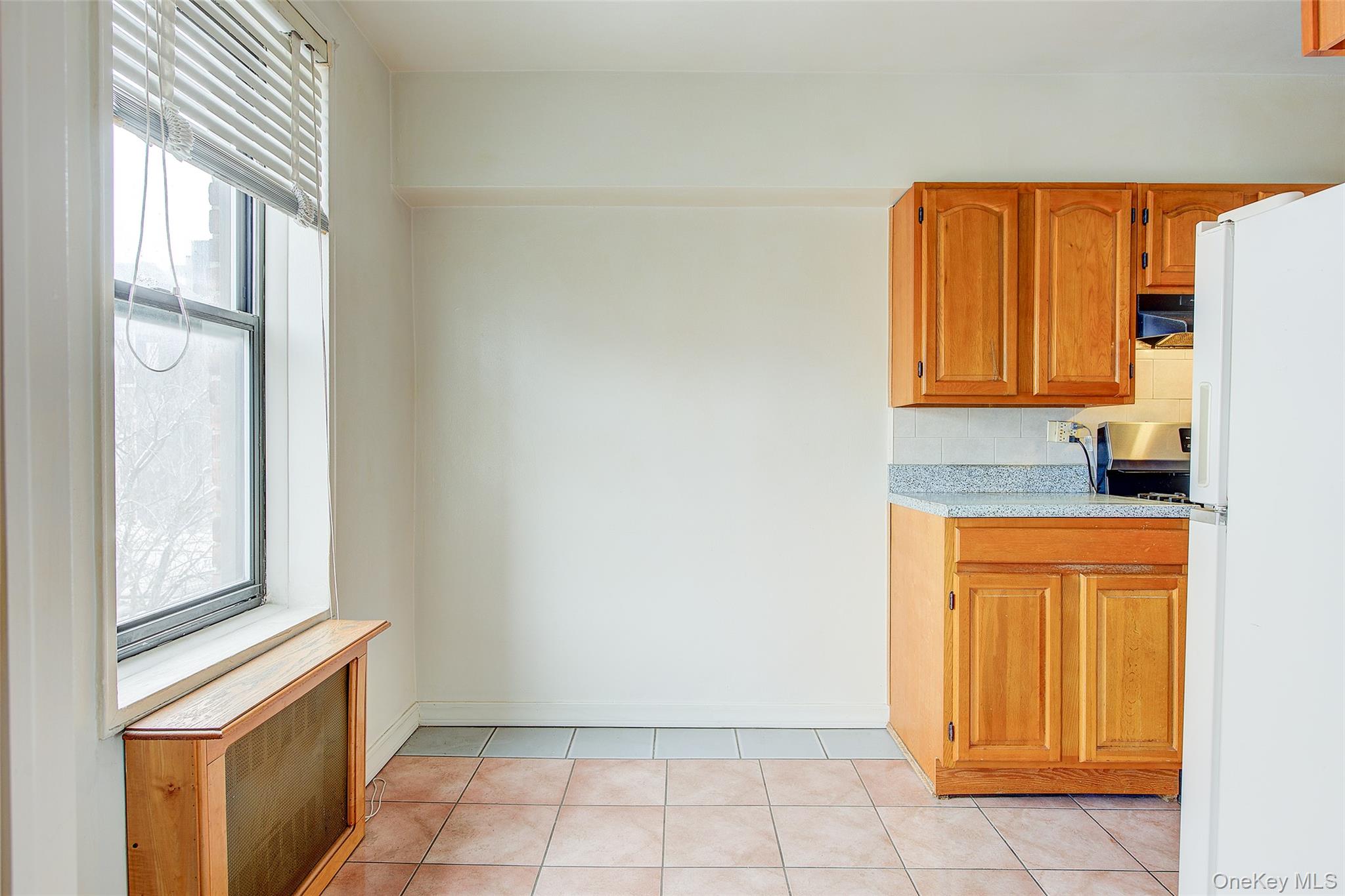 #11 photo, 6395 Austin Street, 뉴욕퀸즈 Rego Park , NY 11374