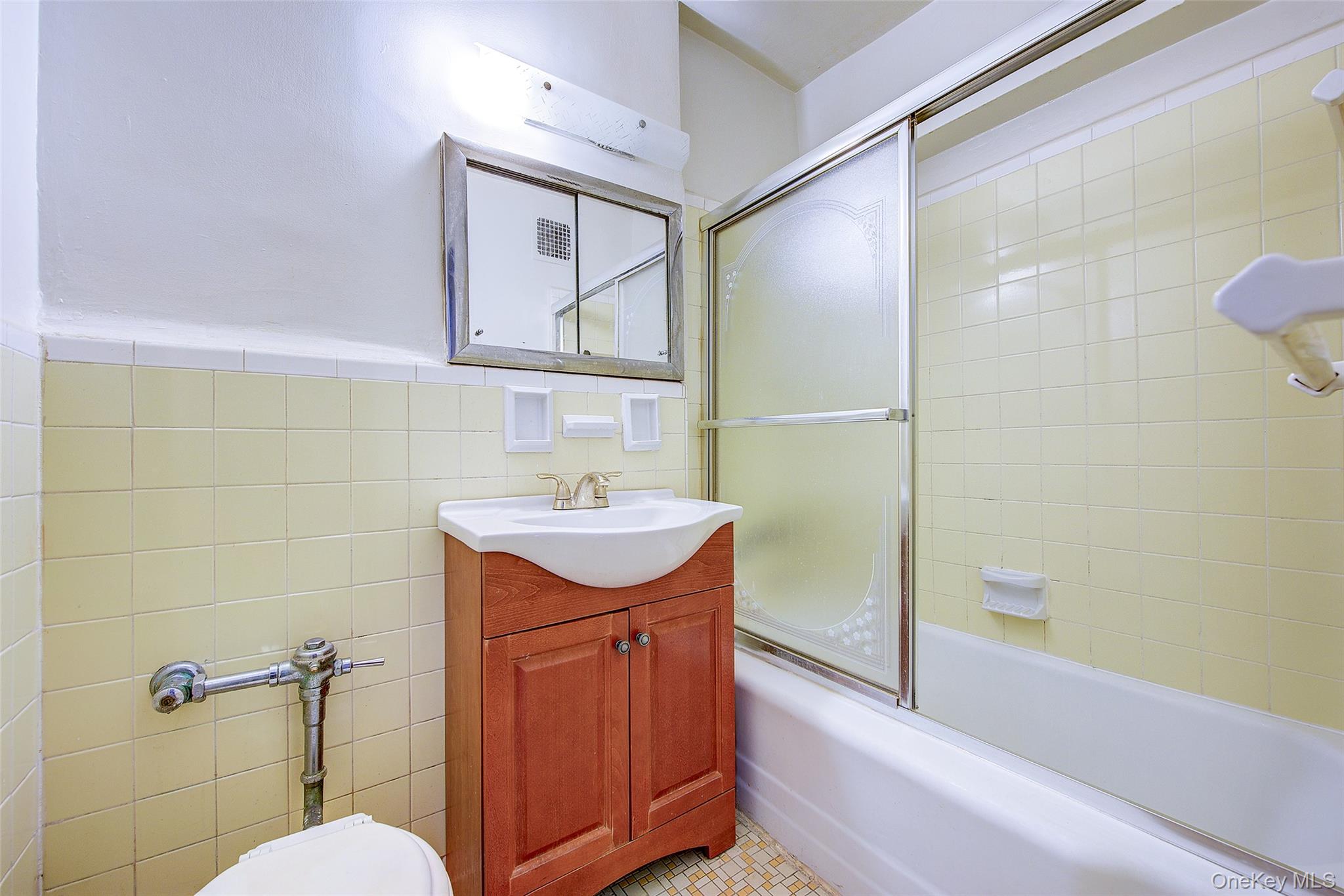 #19 photo, 6395 Austin Street, 뉴욕퀸즈 Rego Park , NY 11374