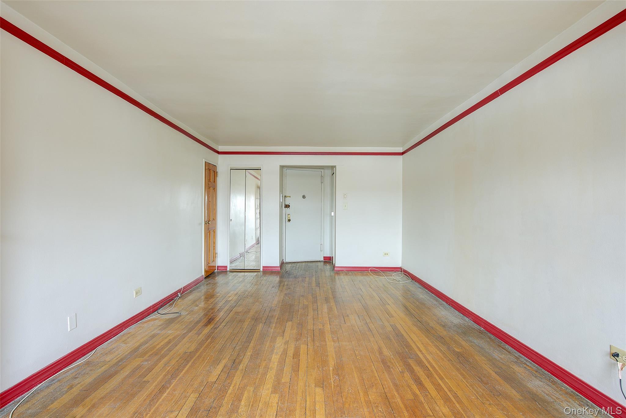 #6 photo, 6395 Austin Street, 뉴욕퀸즈 Rego Park , NY 11374