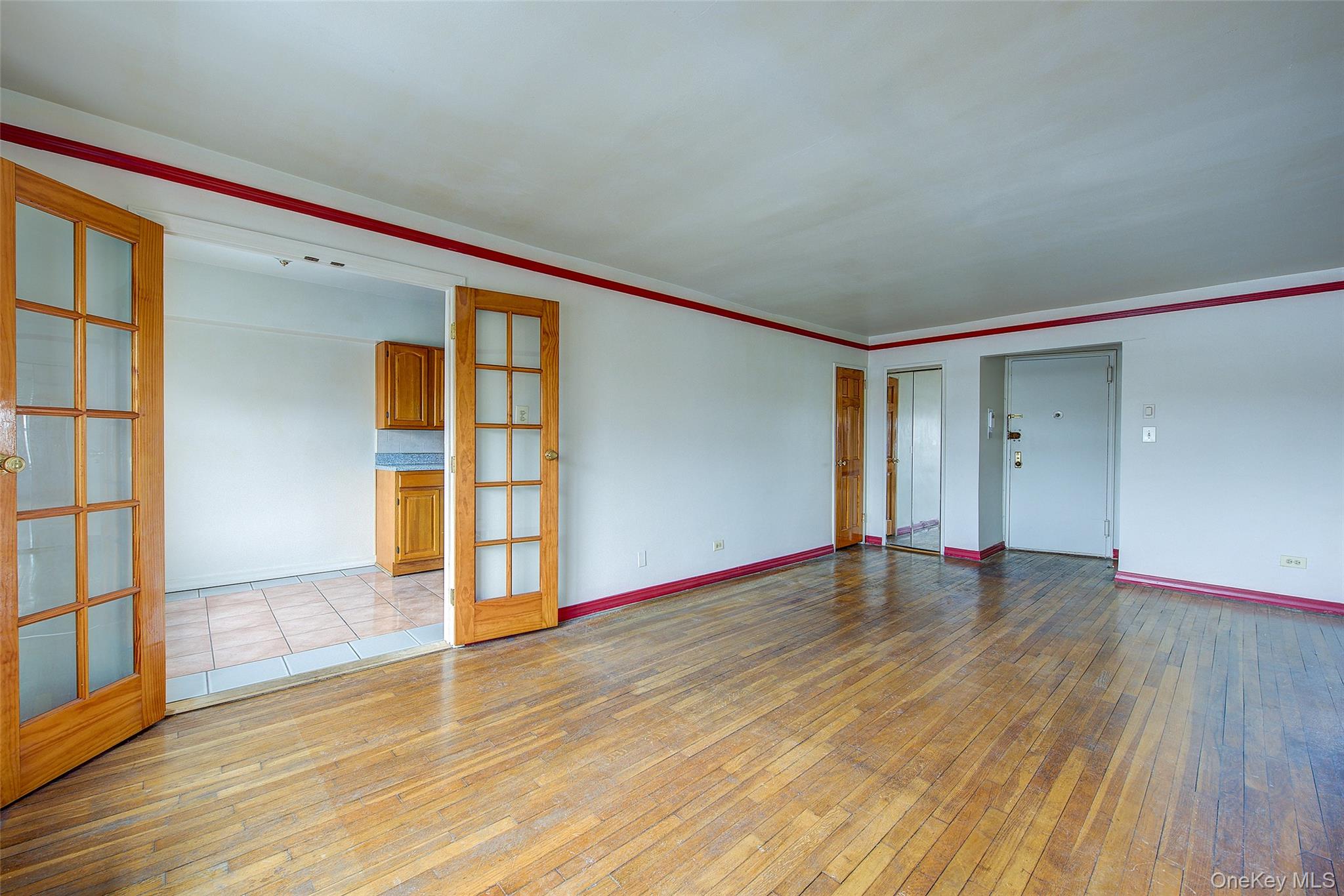 #9 photo, 6395 Austin Street, 뉴욕퀸즈 Rego Park , NY 11374