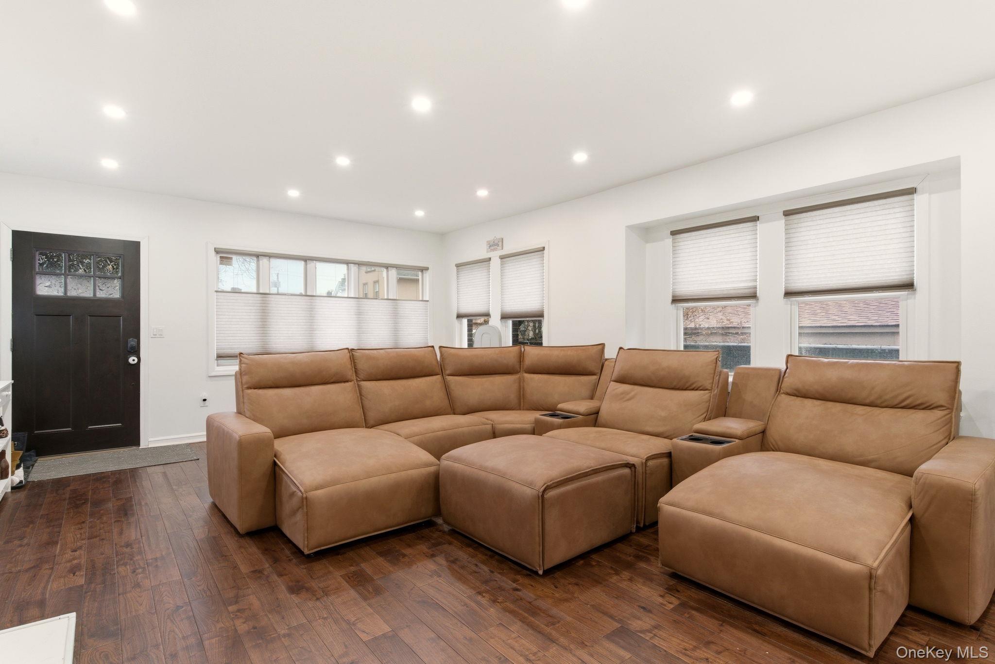 #3 photo, 1672 Hendrickson Street, Brooklyn , NY 11234