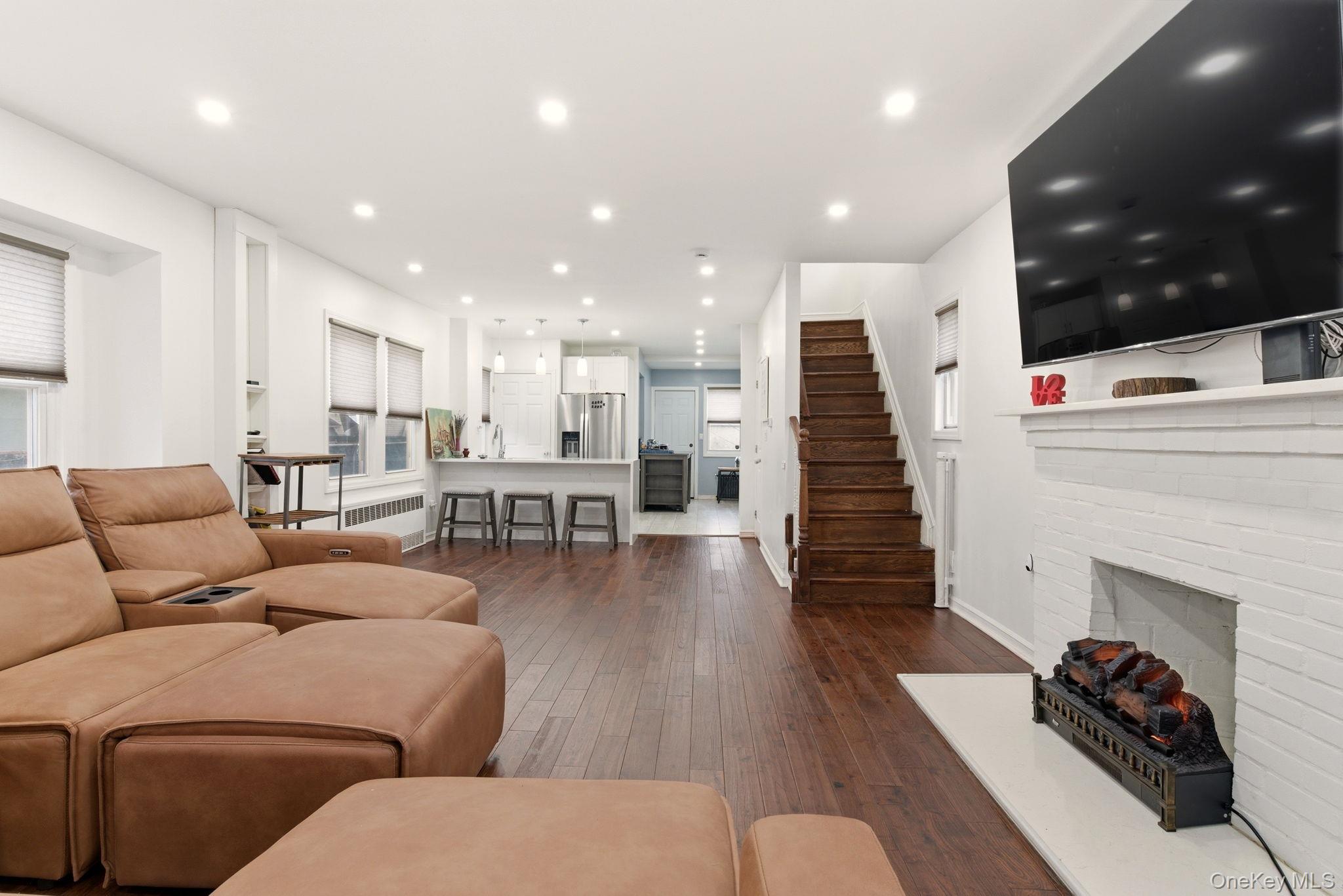 #5 photo, 1672 Hendrickson Street, Brooklyn , NY 11234