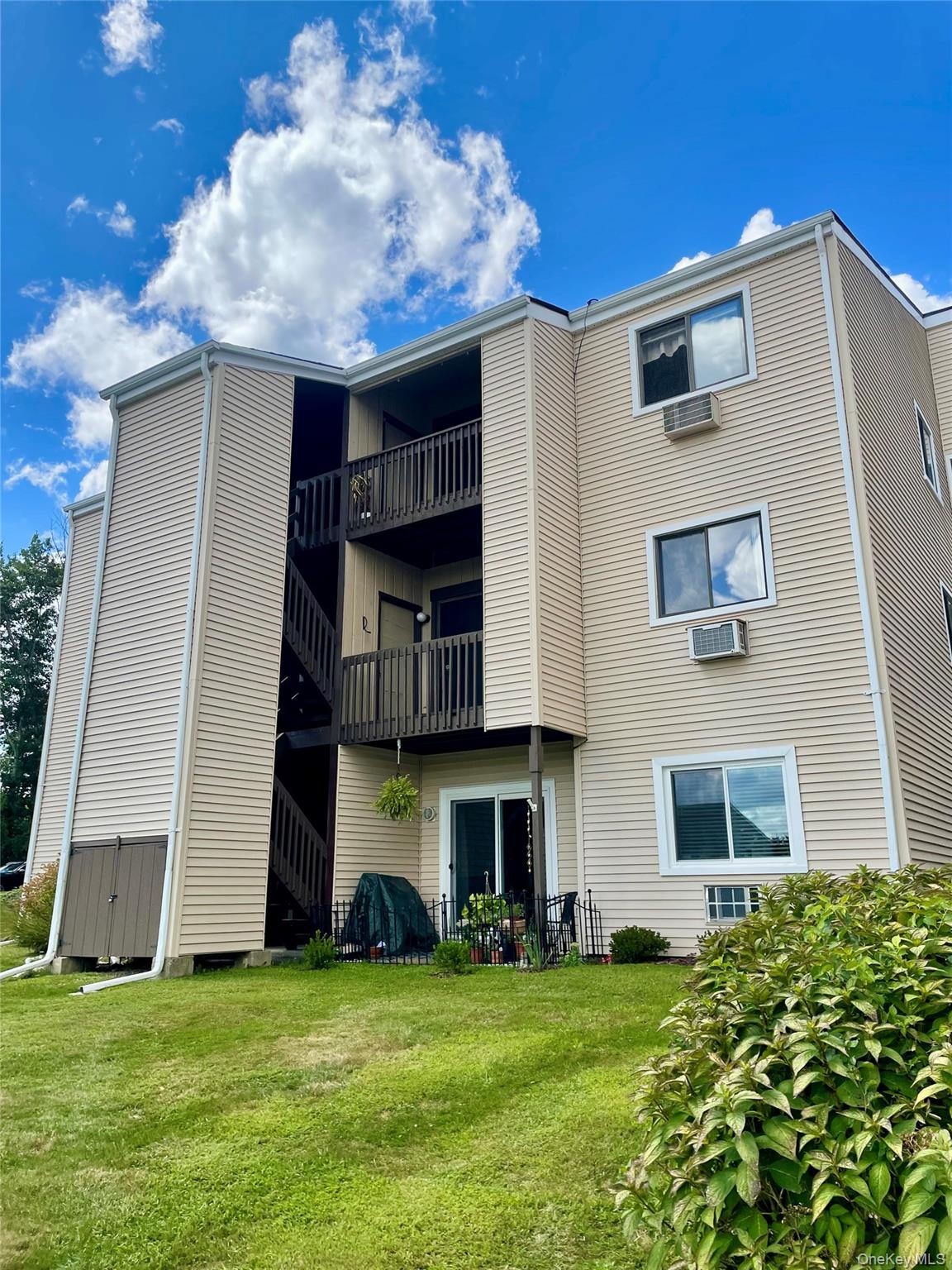 #3 photo, 1203 Village Drive, Brewster , NY 10509