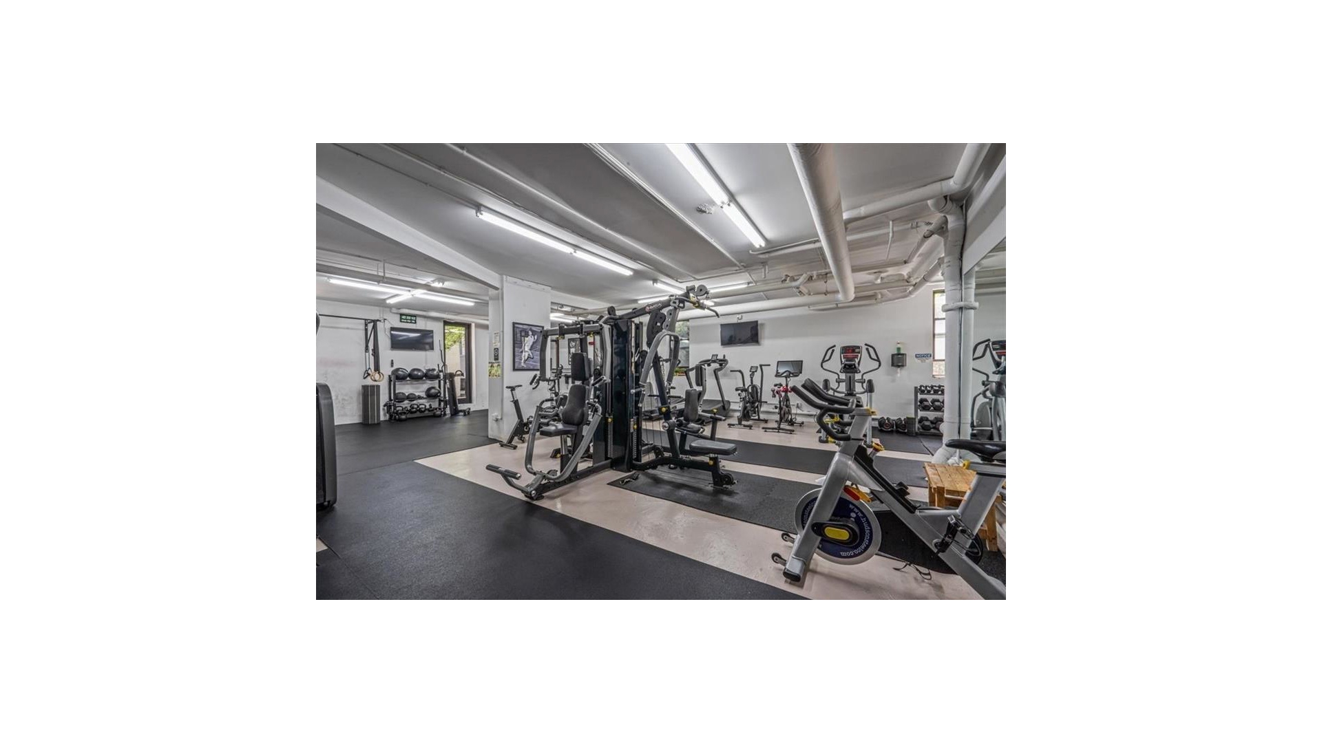 #16 photo, 24-75 38TH Street, Astoria , NY 11101