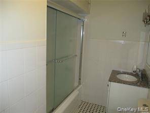 #7 photo, 323 peninsula, מחוז נסאו Cedarhurst , NY 11516