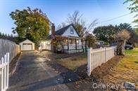 #1 photo, 334 Gillette Street, 东长岛 Dix小山 Dix Hills , NY 11746