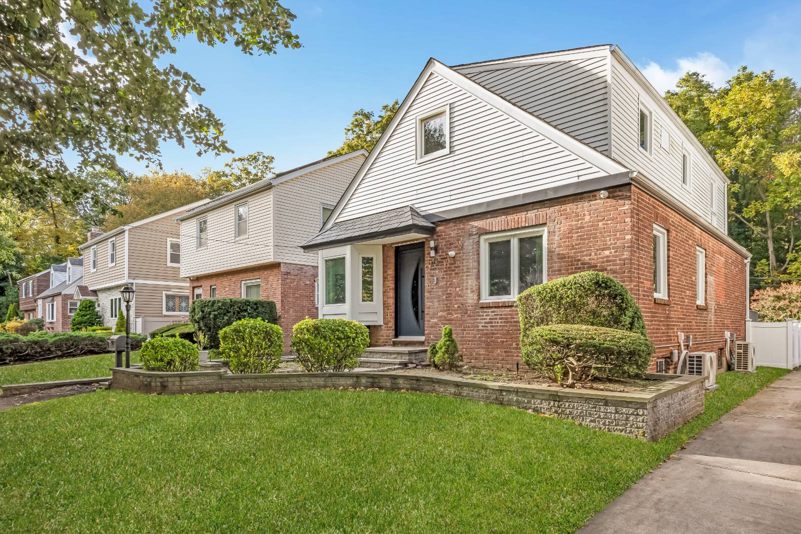 #3 photo, 206-15 Richland ave, Hollis Hills , NY 11364