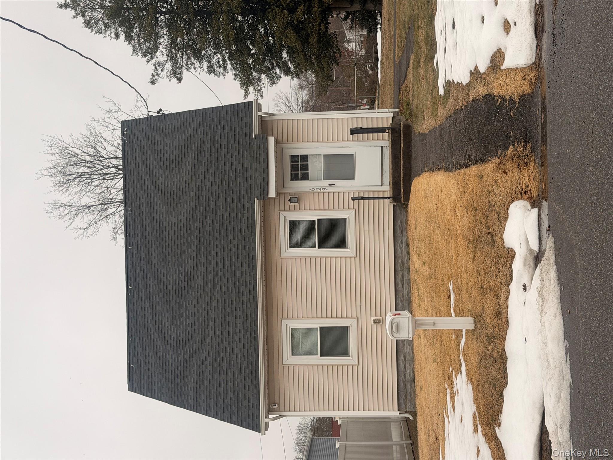 #11 photo, 629 Lakeway Drive, West Babylon , NY 11704