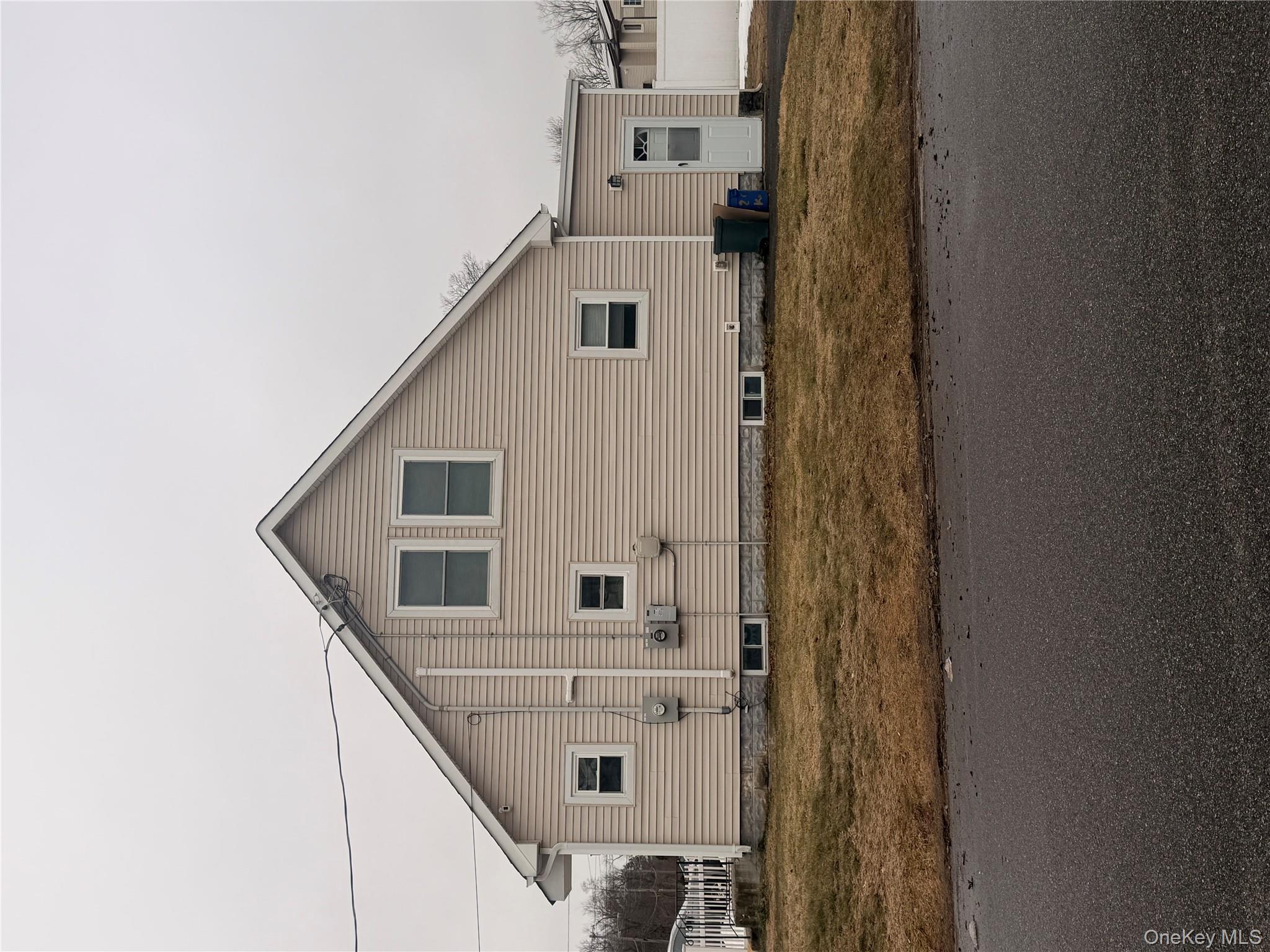 #12 photo, 629 Lakeway Drive, West Babylon , NY 11704