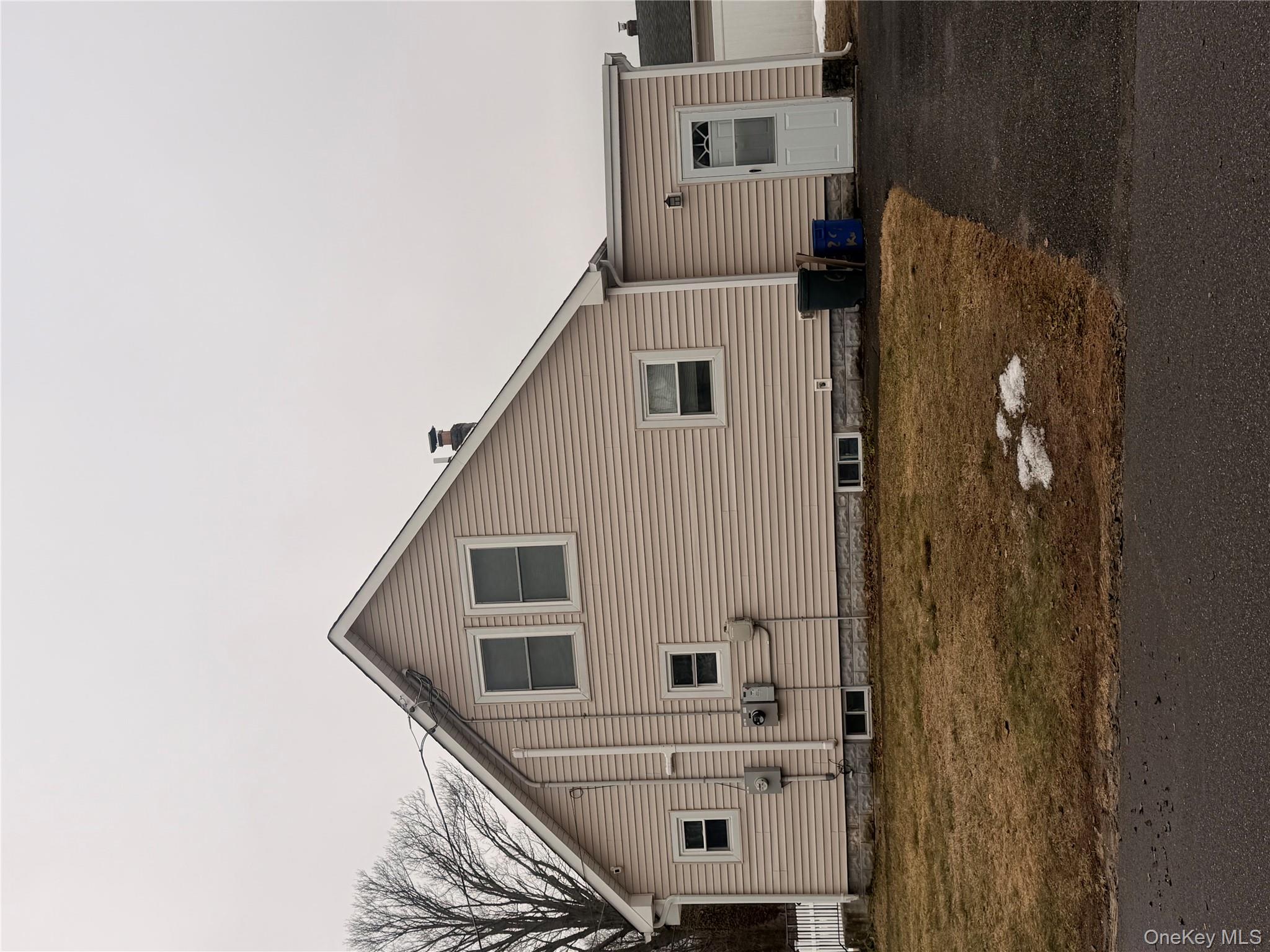 #13 photo, 629 Lakeway Drive, West Babylon , NY 11704