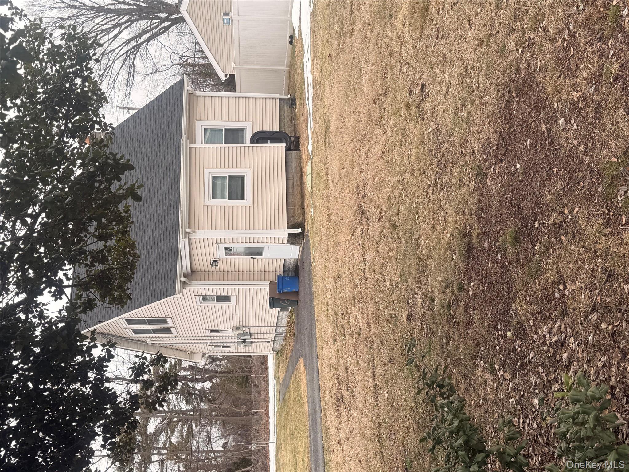 #15 photo, 629 Lakeway Drive, West Babylon , NY 11704