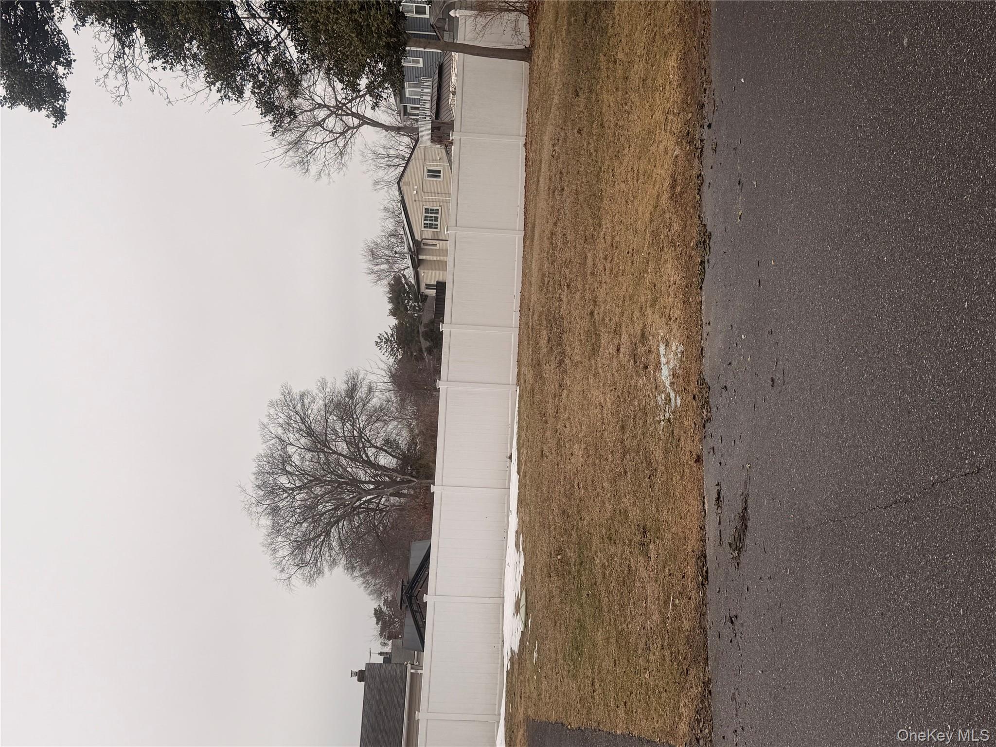 #16 photo, 629 Lakeway Drive, West Babylon , NY 11704