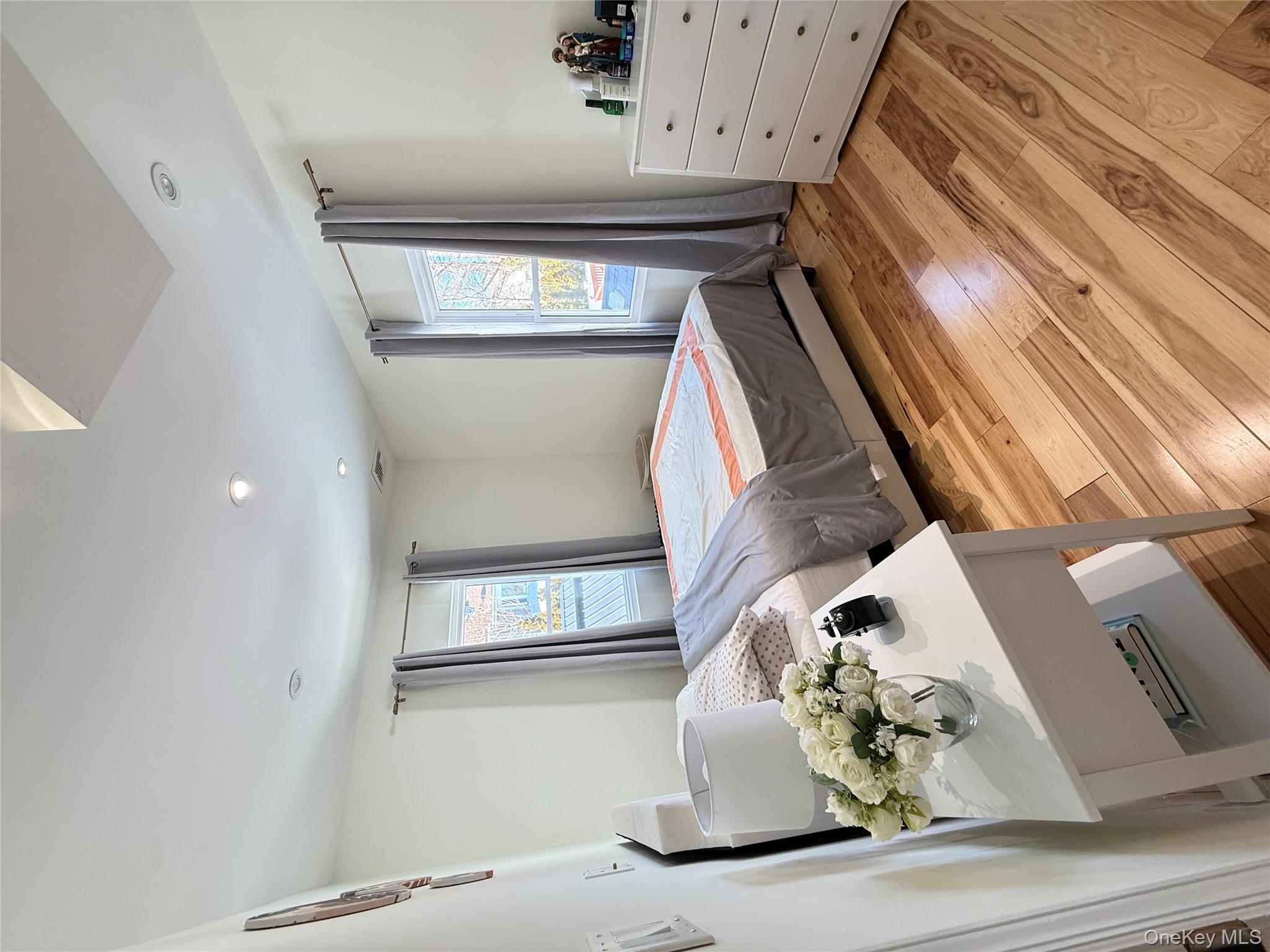 #20 photo, 16 Sportsmans Avenue, Freeport , NY 11520