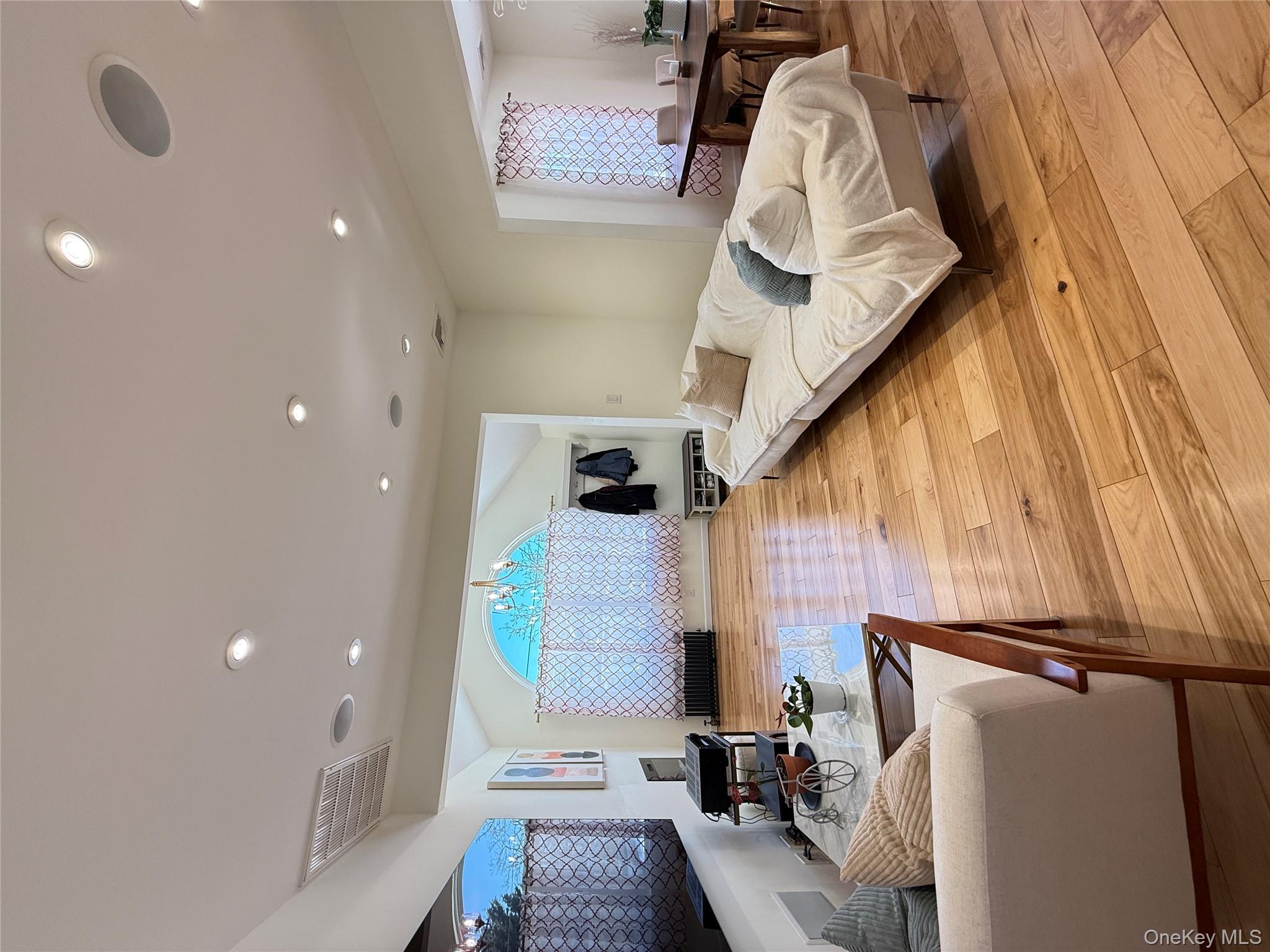 #4 photo, 16 Sportsmans Avenue, Freeport , NY 11520