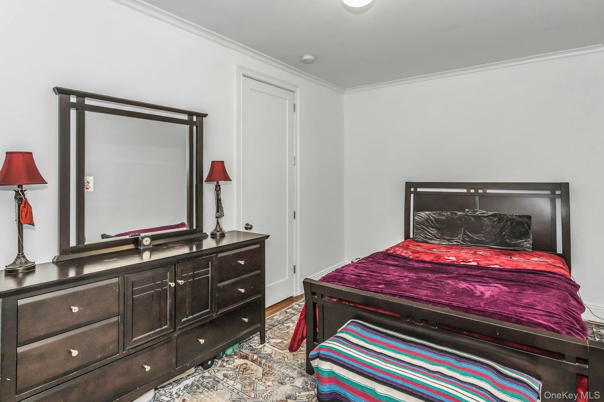 #12 photo, 24-75 38th Street, কুইন্‌স Astoria , NY 11103