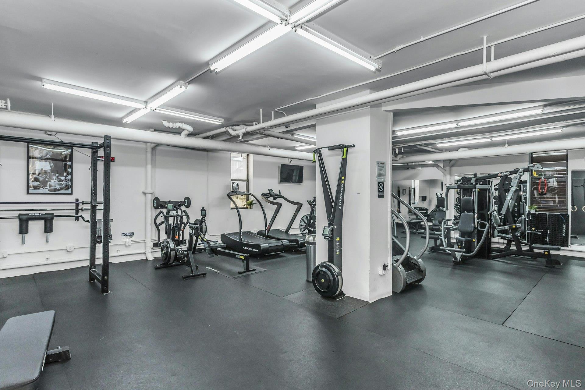 #13 photo, 24-75 38th Street, কুইন্‌স Astoria , NY 11103