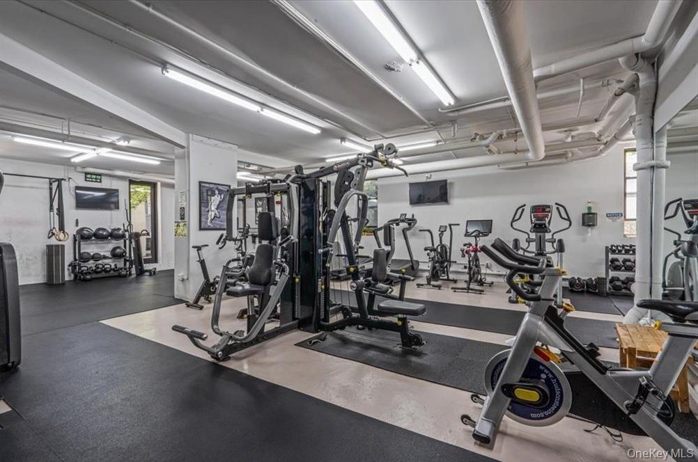 #14 photo, 24-75 38th Street, কুইন্‌স Astoria , NY 11103