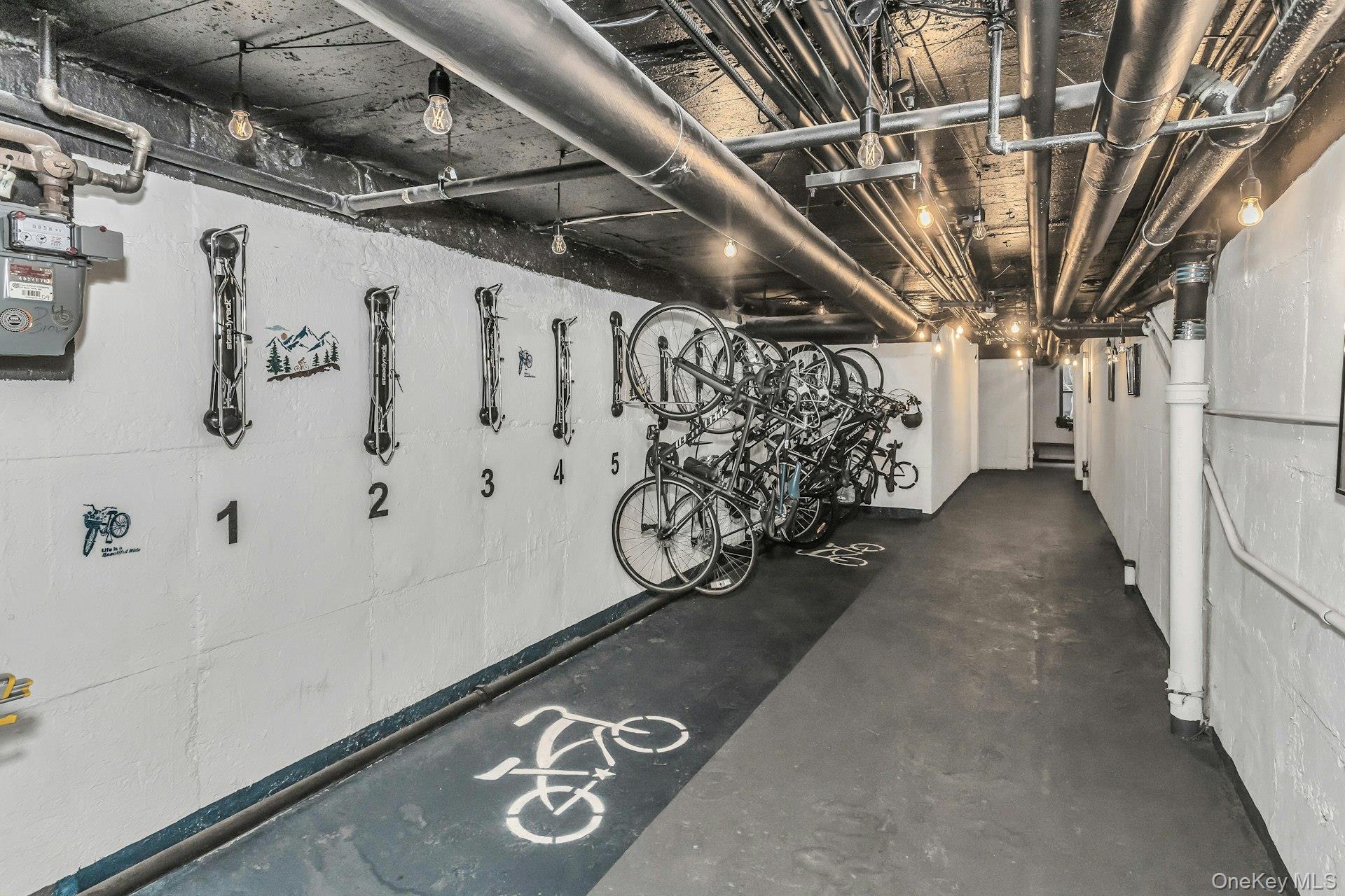 #16 photo, 24-75 38th Street, কুইন্‌স Astoria , NY 11103