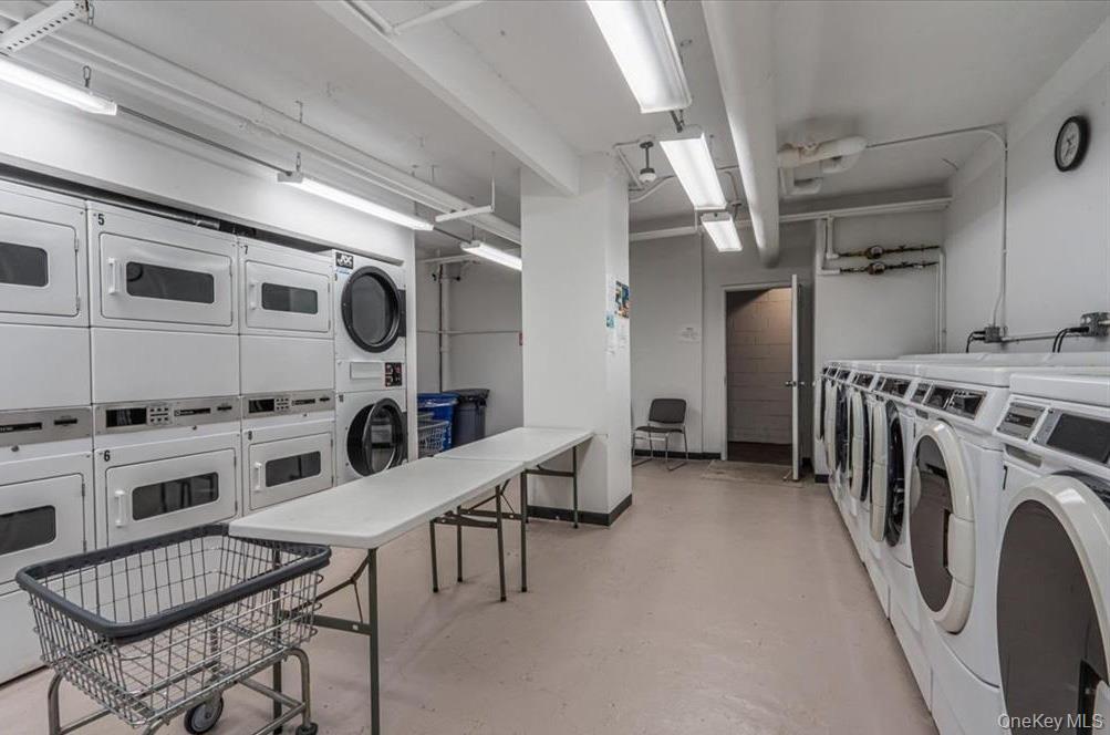 #18 photo, 24-75 38th Street, কুইন্‌স Astoria , NY 11103