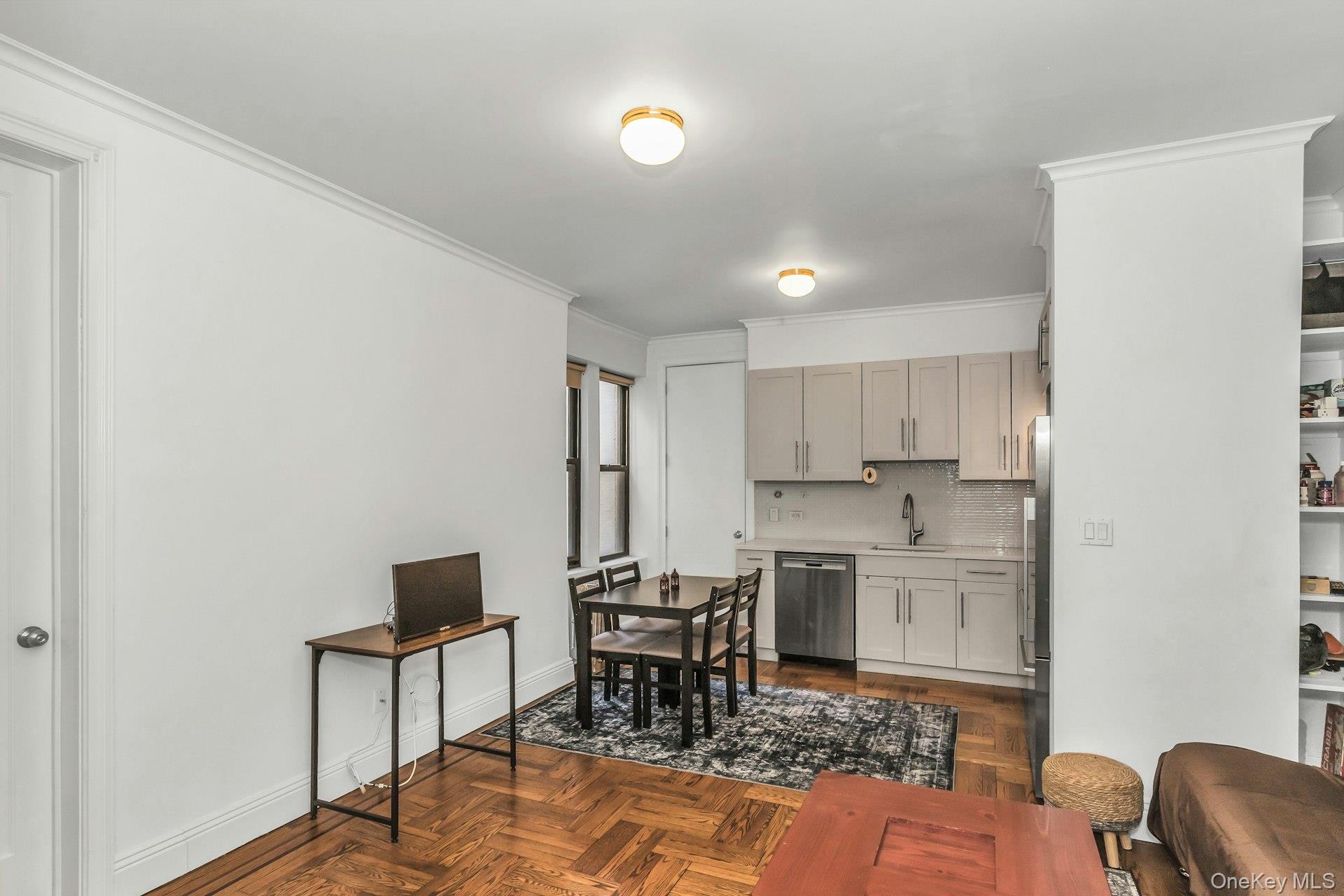 #3 photo, 24-75 38th Street, কুইন্‌স Astoria , NY 11103