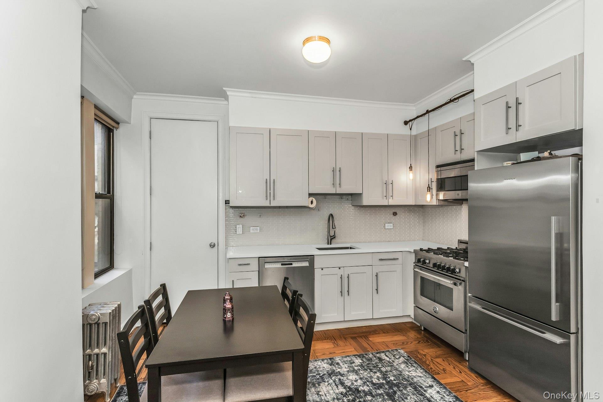 #7 photo, 24-75 38th Street, কুইন্‌স Astoria , NY 11103