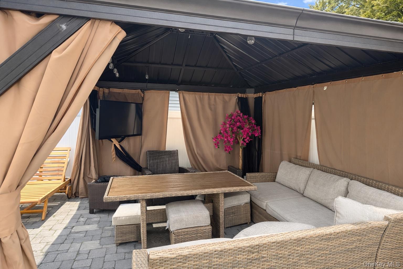 #11 photo, 3938 Arthur Avenue, Seaford , NY 11783