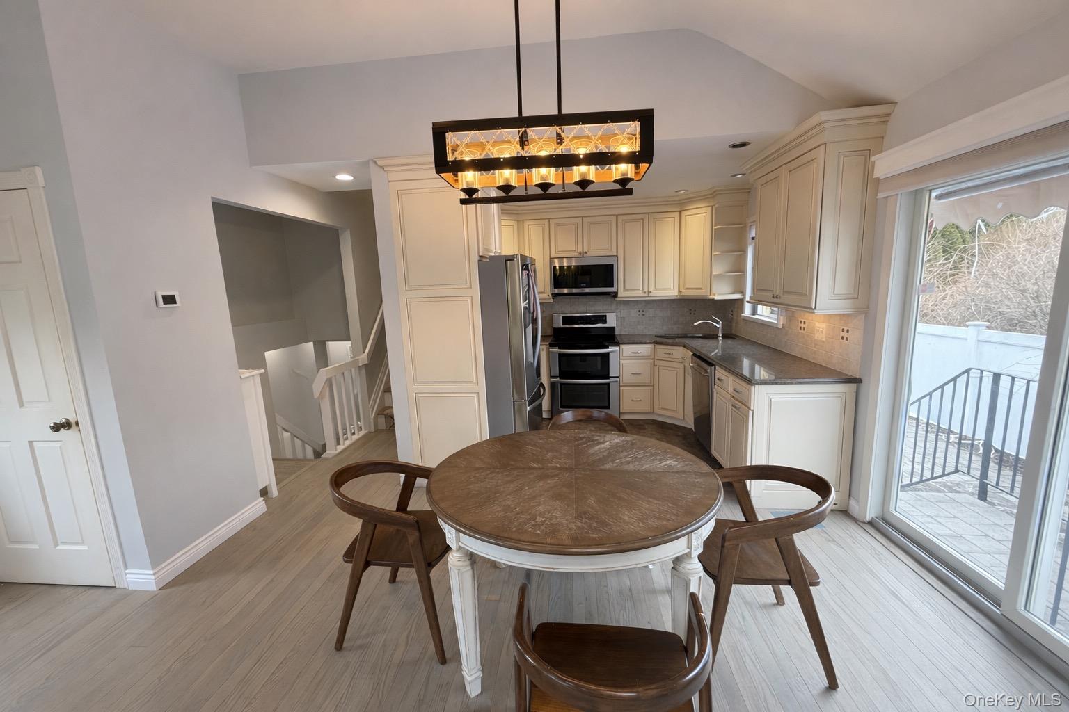 #18 photo, 3938 Arthur Avenue, Seaford , NY 11783